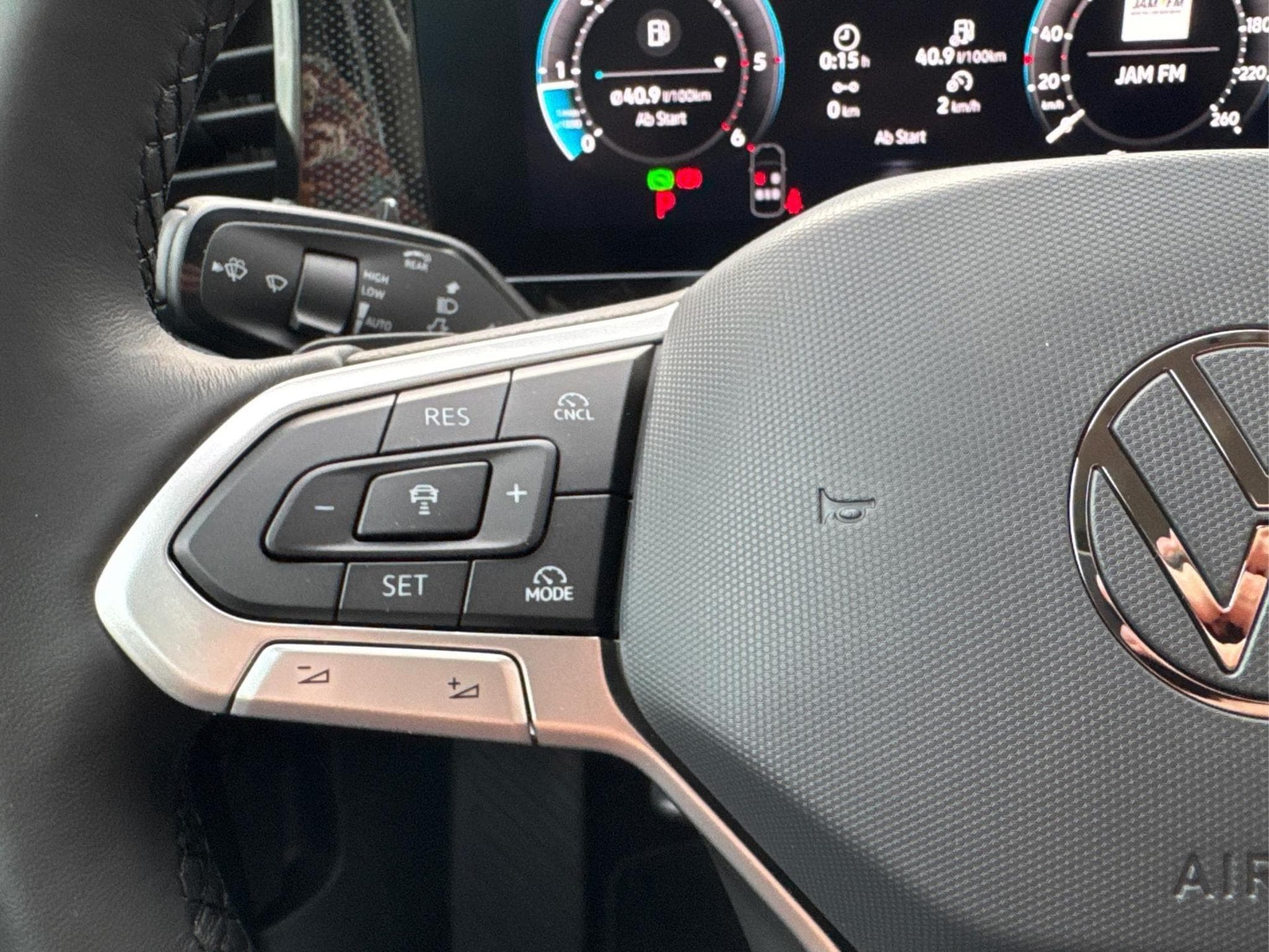 VW Passat Variant Business (2025) - Photo 14