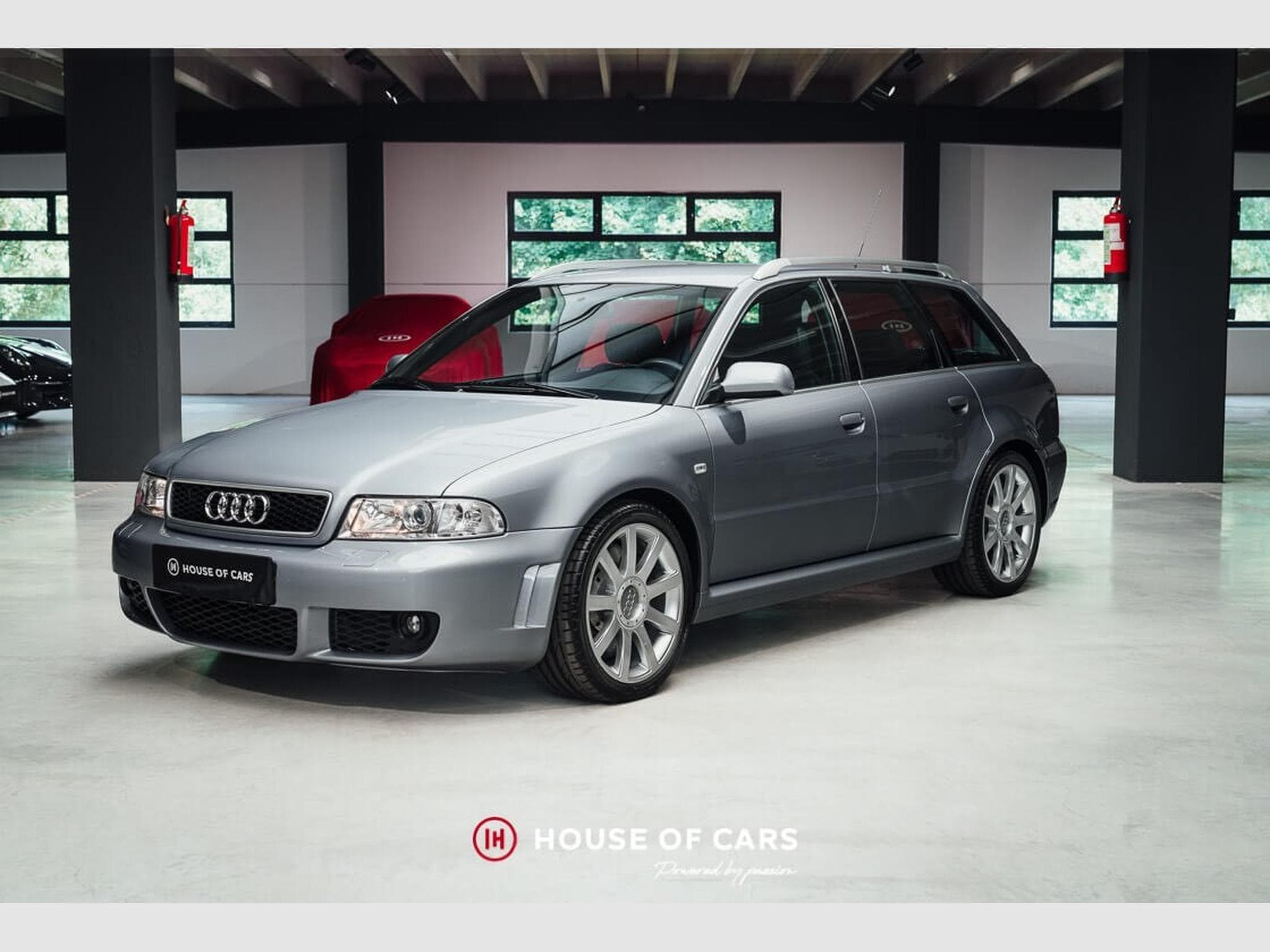 Audi RS4 B5 AVANT 1ST PAINT - LOW MILEAGE - COLLECTOR ! (2002) - Photo 2