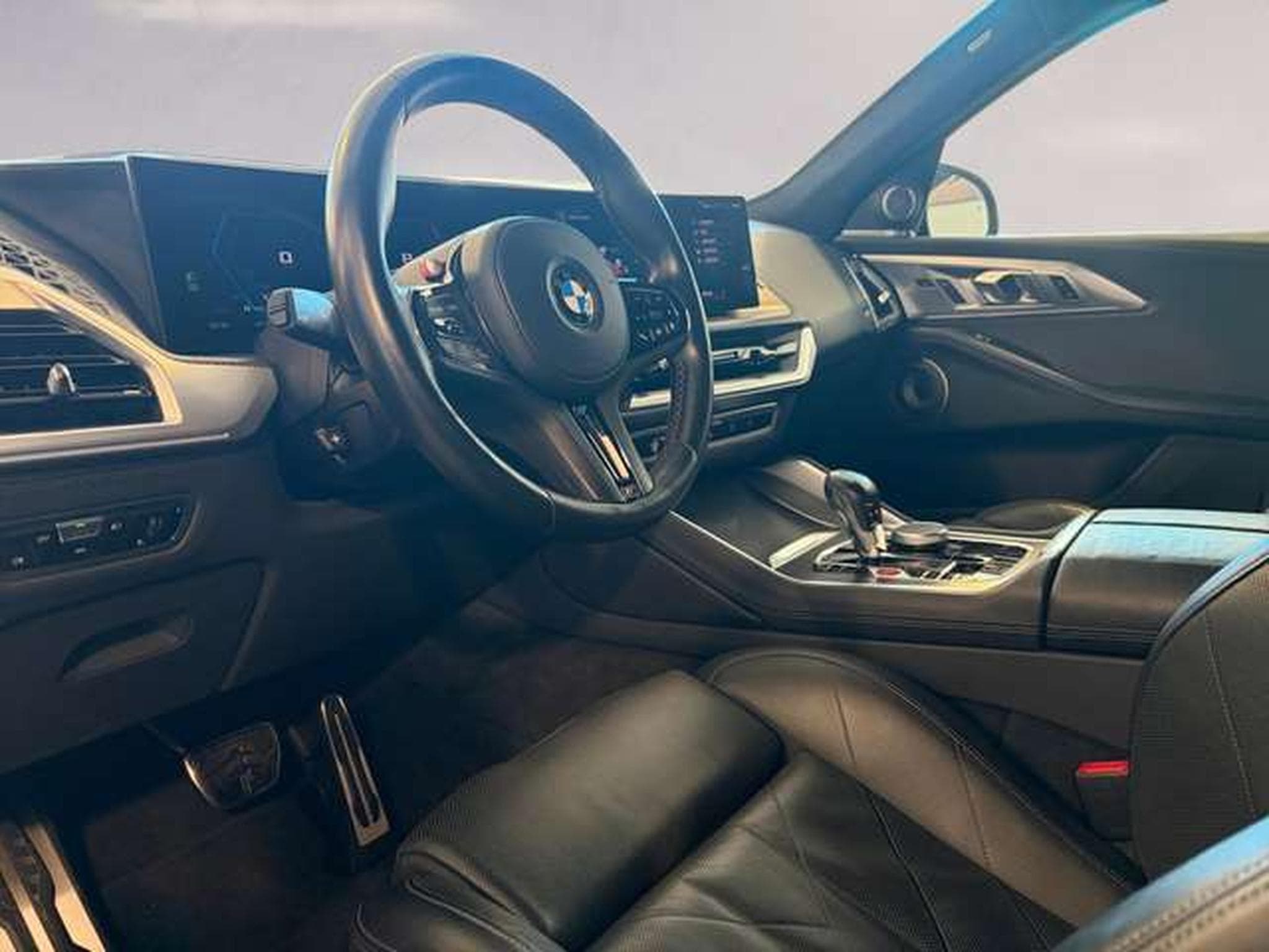 BMW XM (2023) - Photo 6