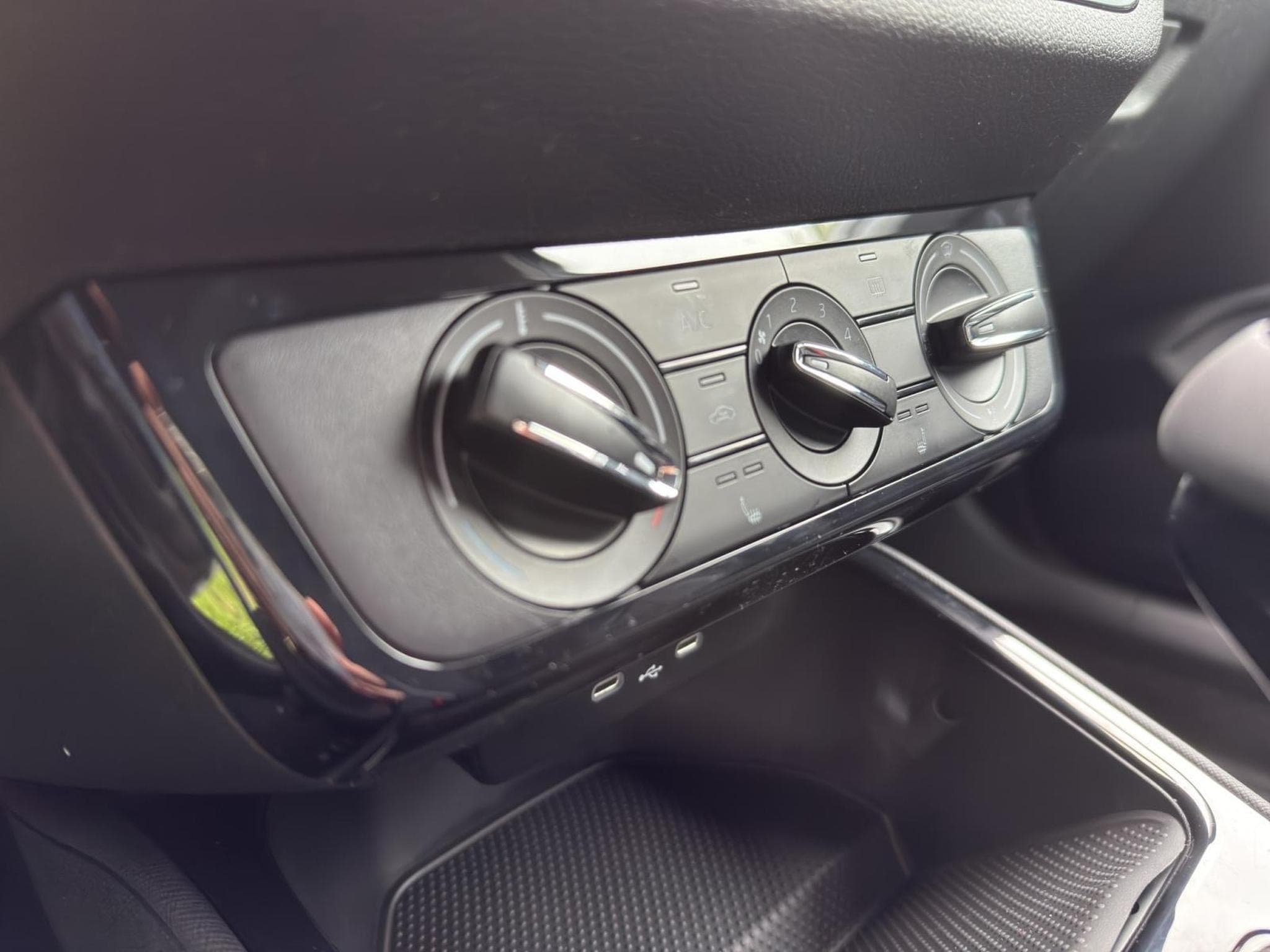 Skoda Fabia Essence (2025) - Photo 16