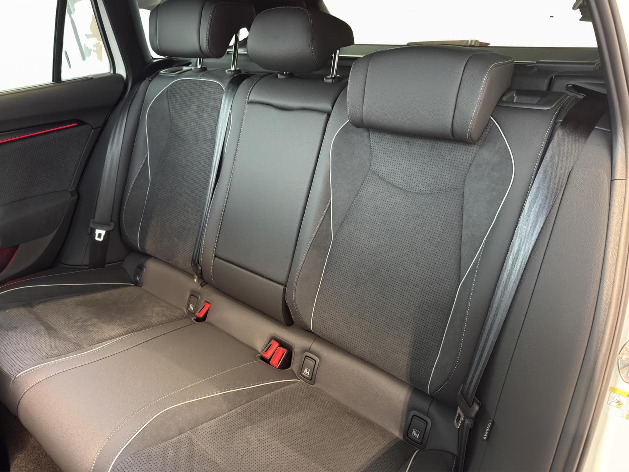 Skoda Superb Sportline (2025) - Foto 16