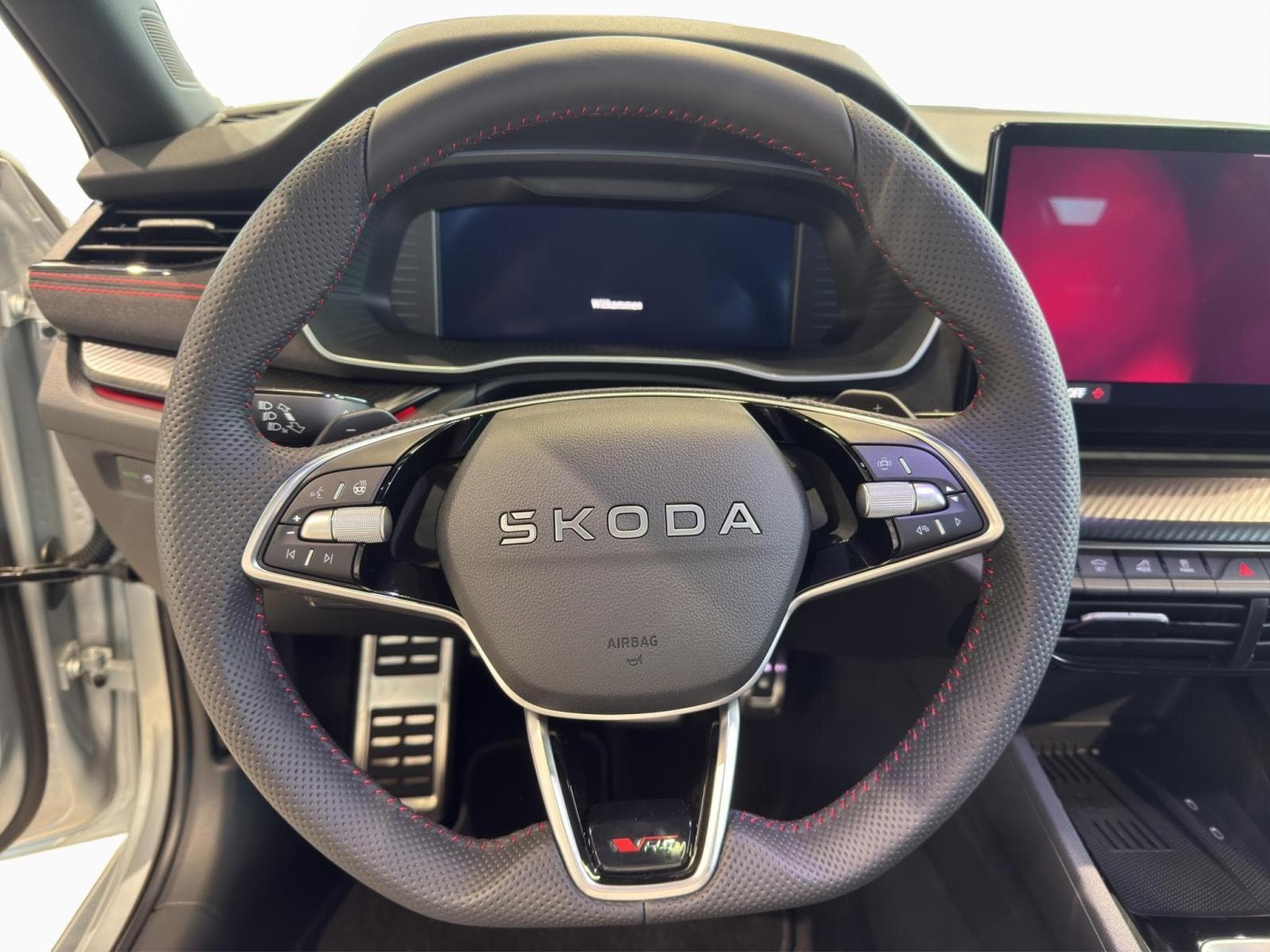 Skoda Octavia RS (2025) - Photo 10