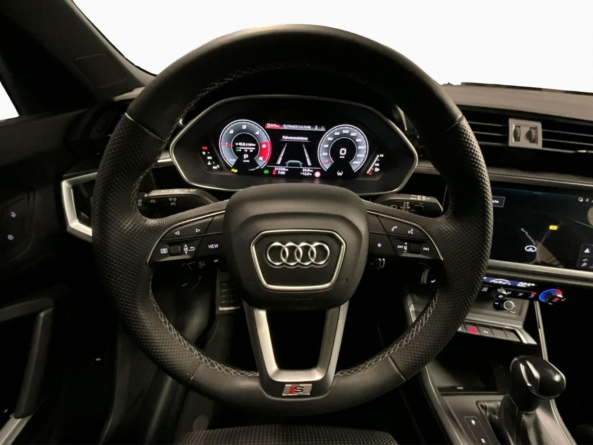 Audi Q3 SB+S-Line+35TDI+S-Tronic (2024) - Photo 12