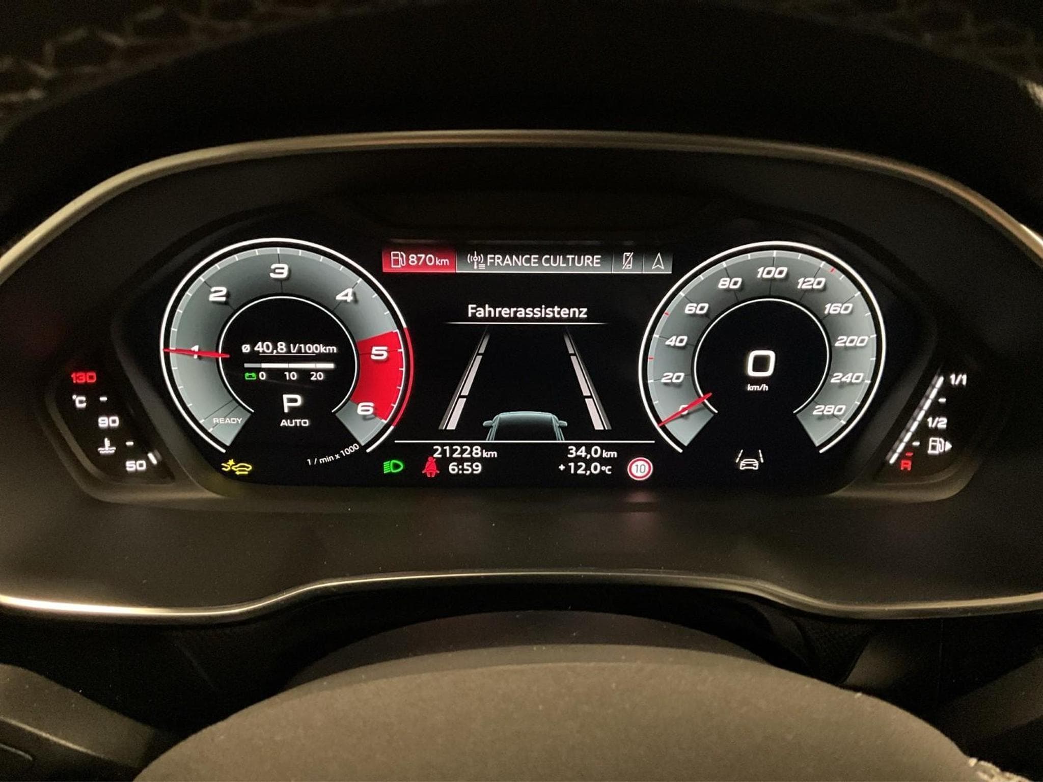 Audi Q3 SB+S-Line+35TDI+S-Tronic (2024) - Photo 13