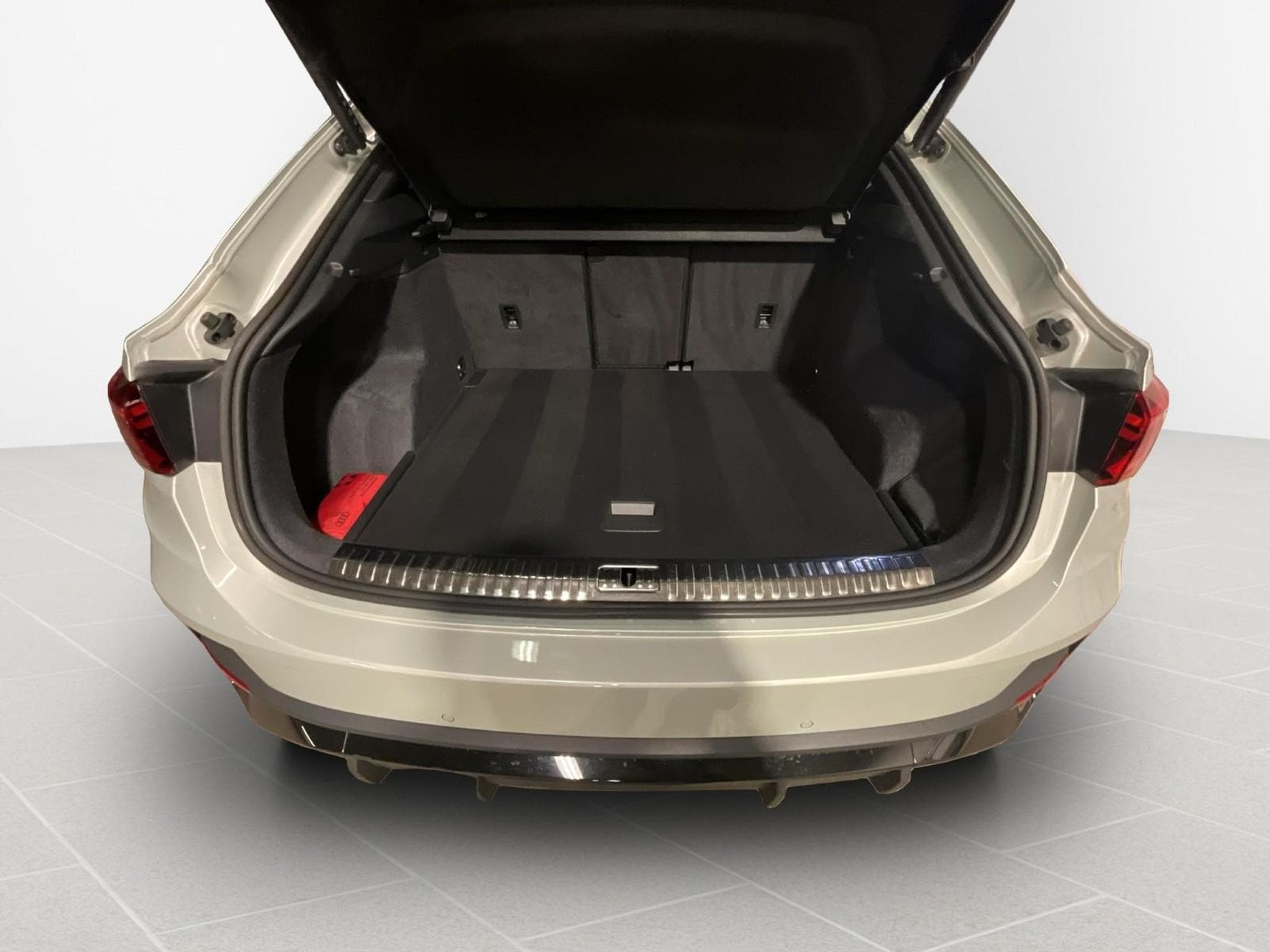 Audi Q3 SB+S-Line+35TDI+S-Tronic (2024) - Photo 19