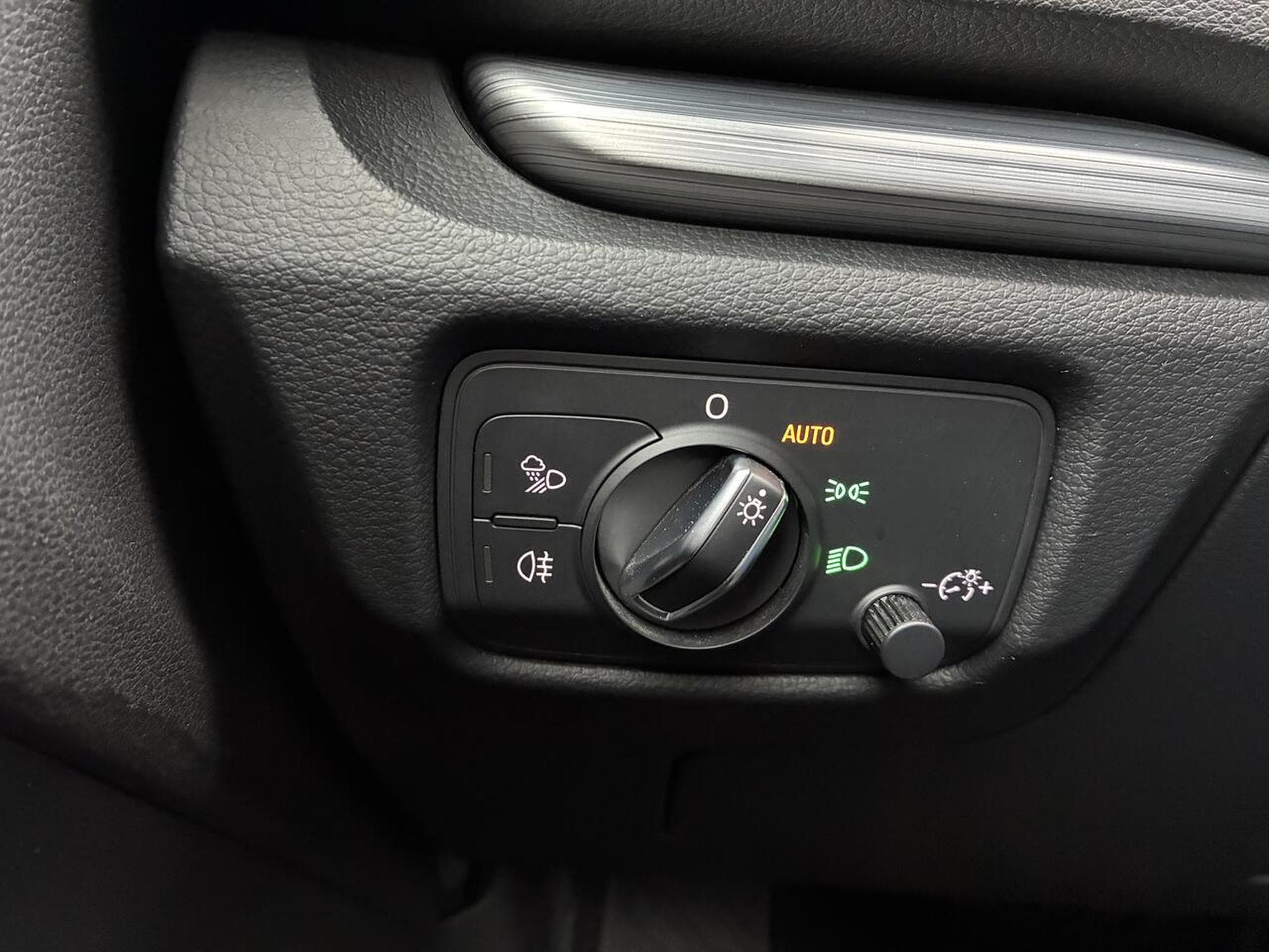 Audi A3 SPORTBACK 2.0 TFSI 190 S-TRONIC 7 S-LINE GPS (2017) - Photo 13