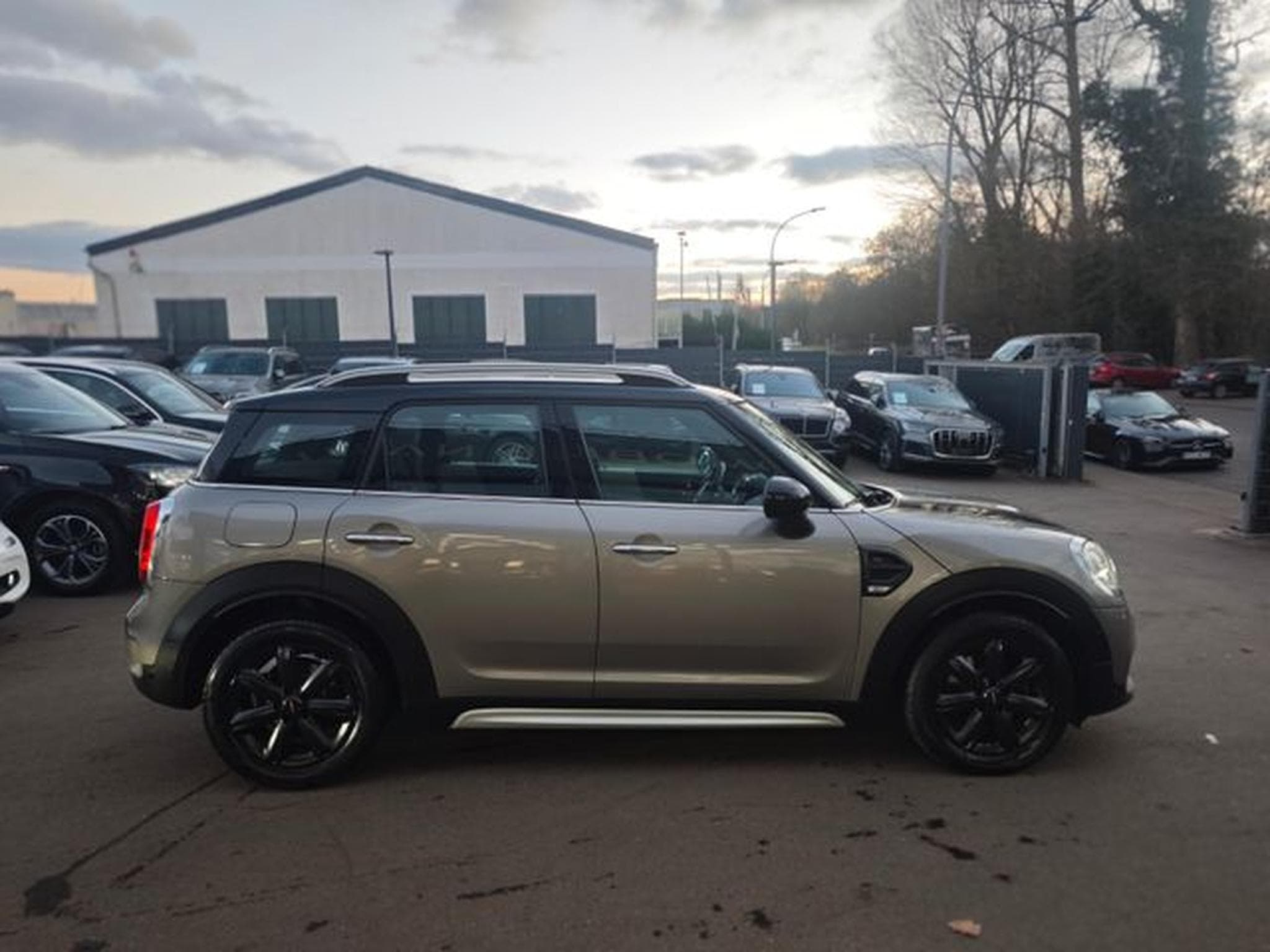 MINI Countryman COOPER COUNTRYMAN *AUT*FACELIFT*PANO*NAVI*2.HD (2019) - Photo 14