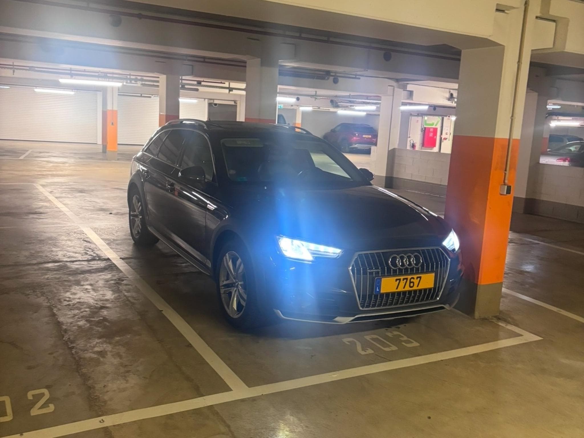 Audi A4 ALLROAD (2019) - Photo 1