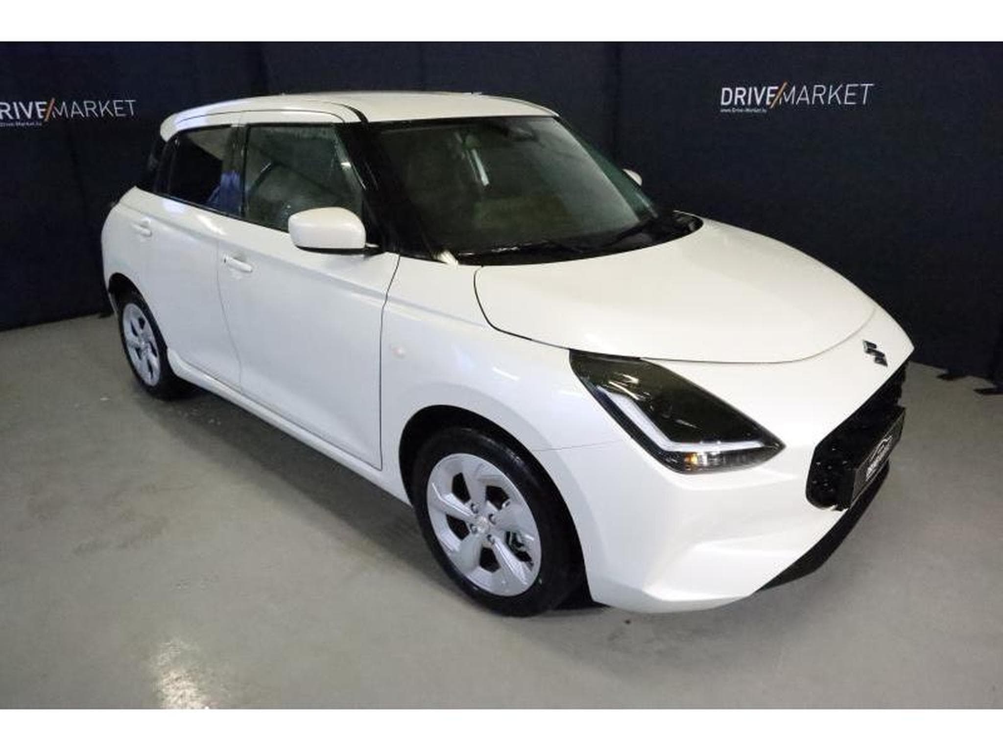 Suzuki Swift GL+ (2025) - Photo 13