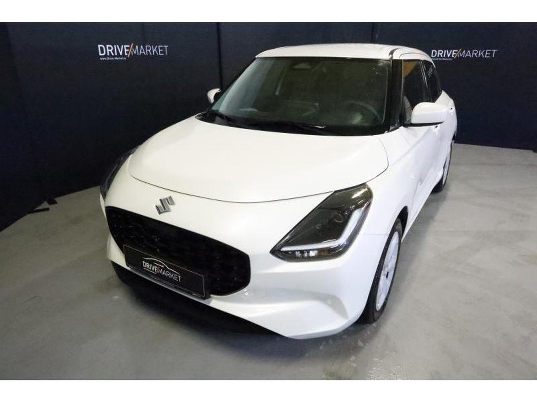 Suzuki Swift GL+ (2025) - Photo 15