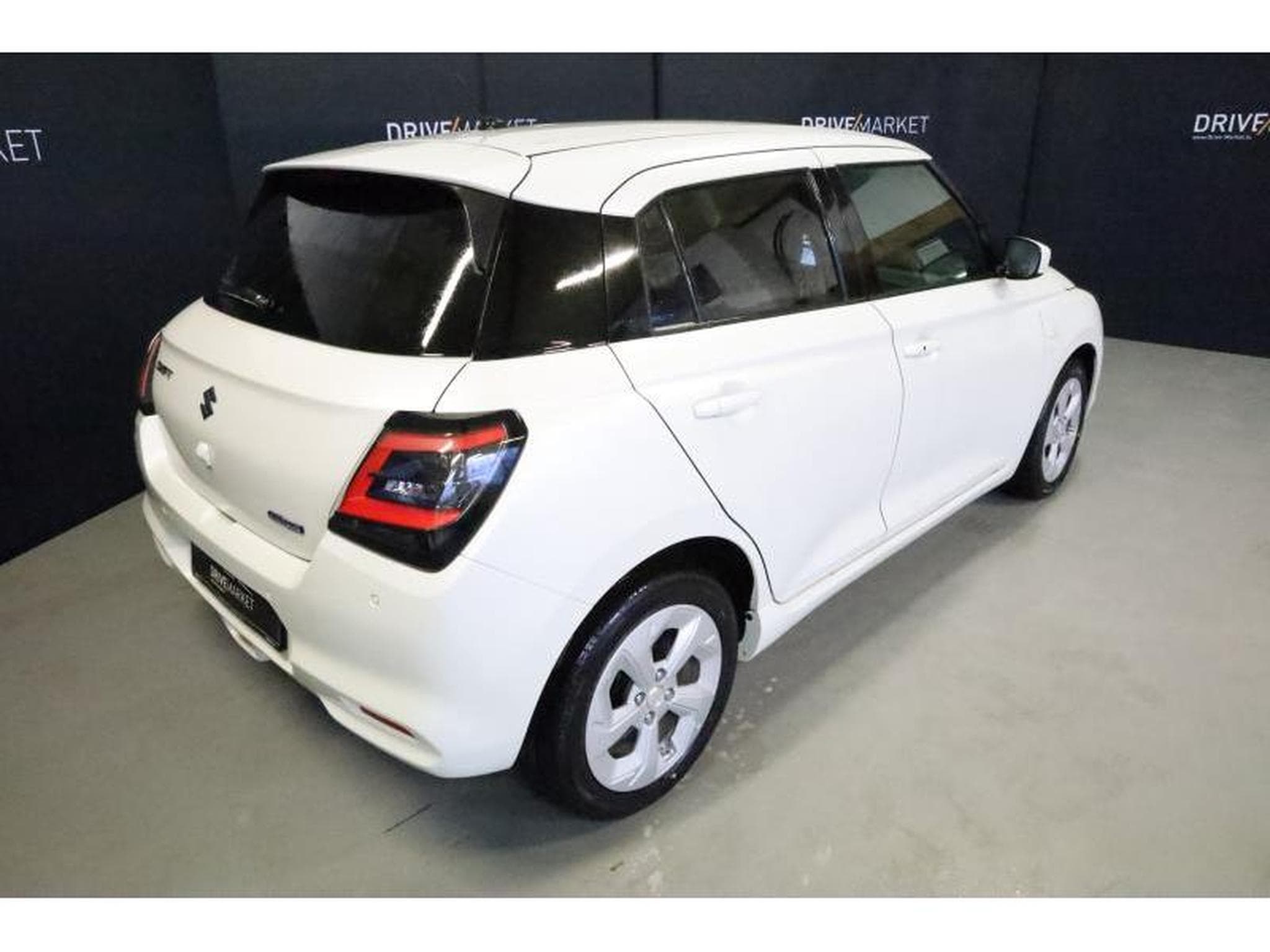 Suzuki Swift GL+ (2025) - Photo 18