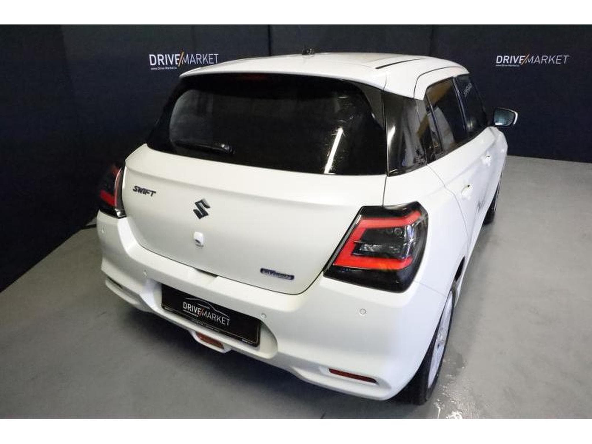 Suzuki Swift GL+ (2025) - Photo 19