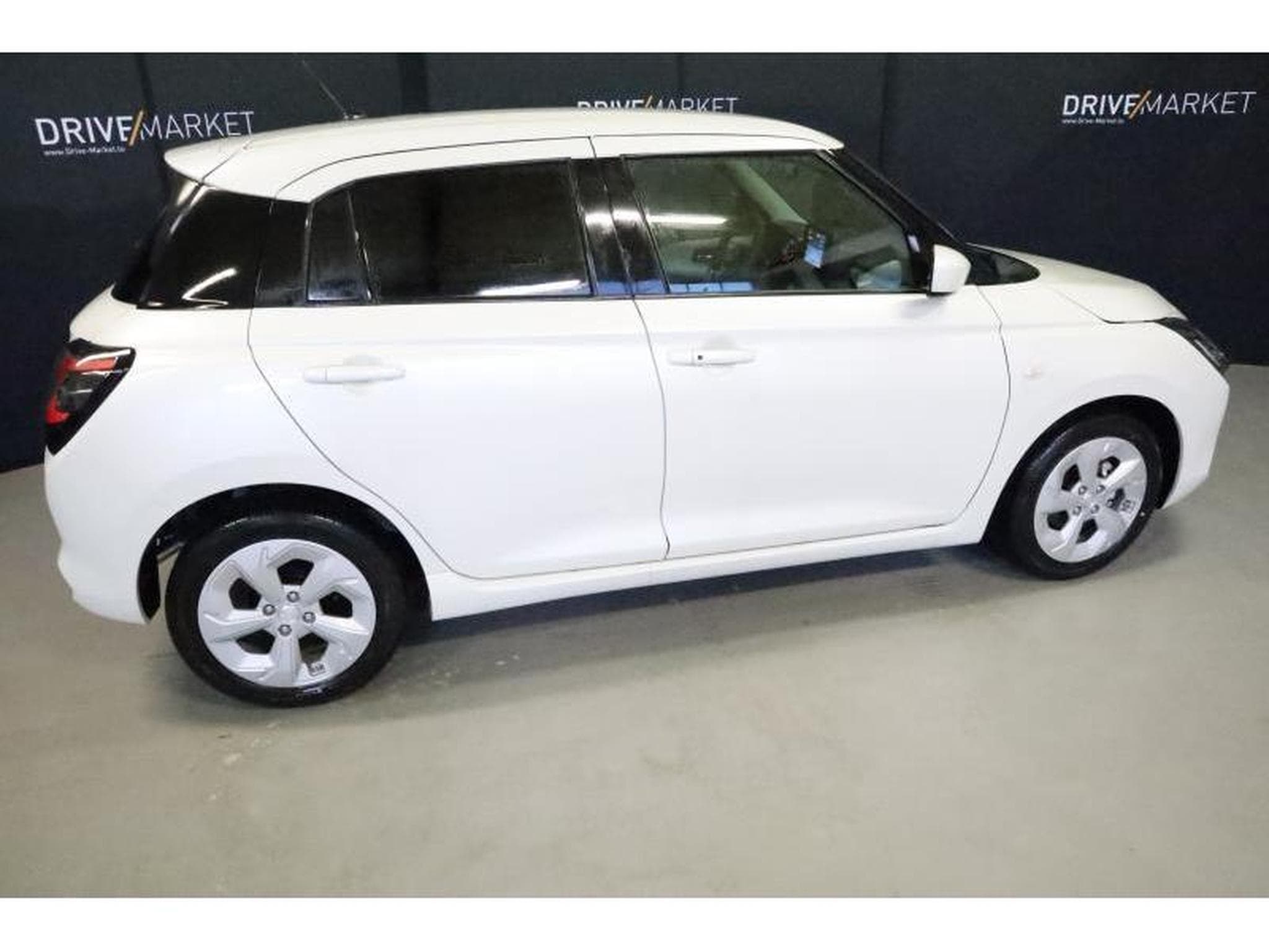 Suzuki Swift GL+ (2025) - Photo 20