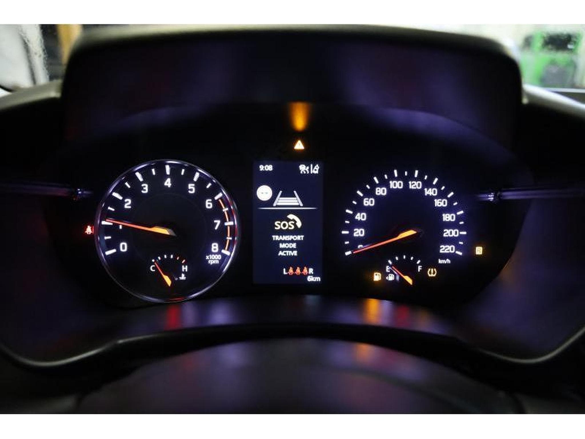 Suzuki Swift GL+ (2025) - Photo 4