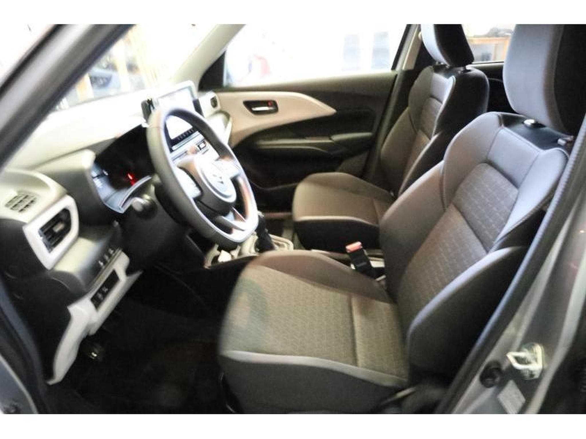 Suzuki Swift GL+ (2025) - Photo 11