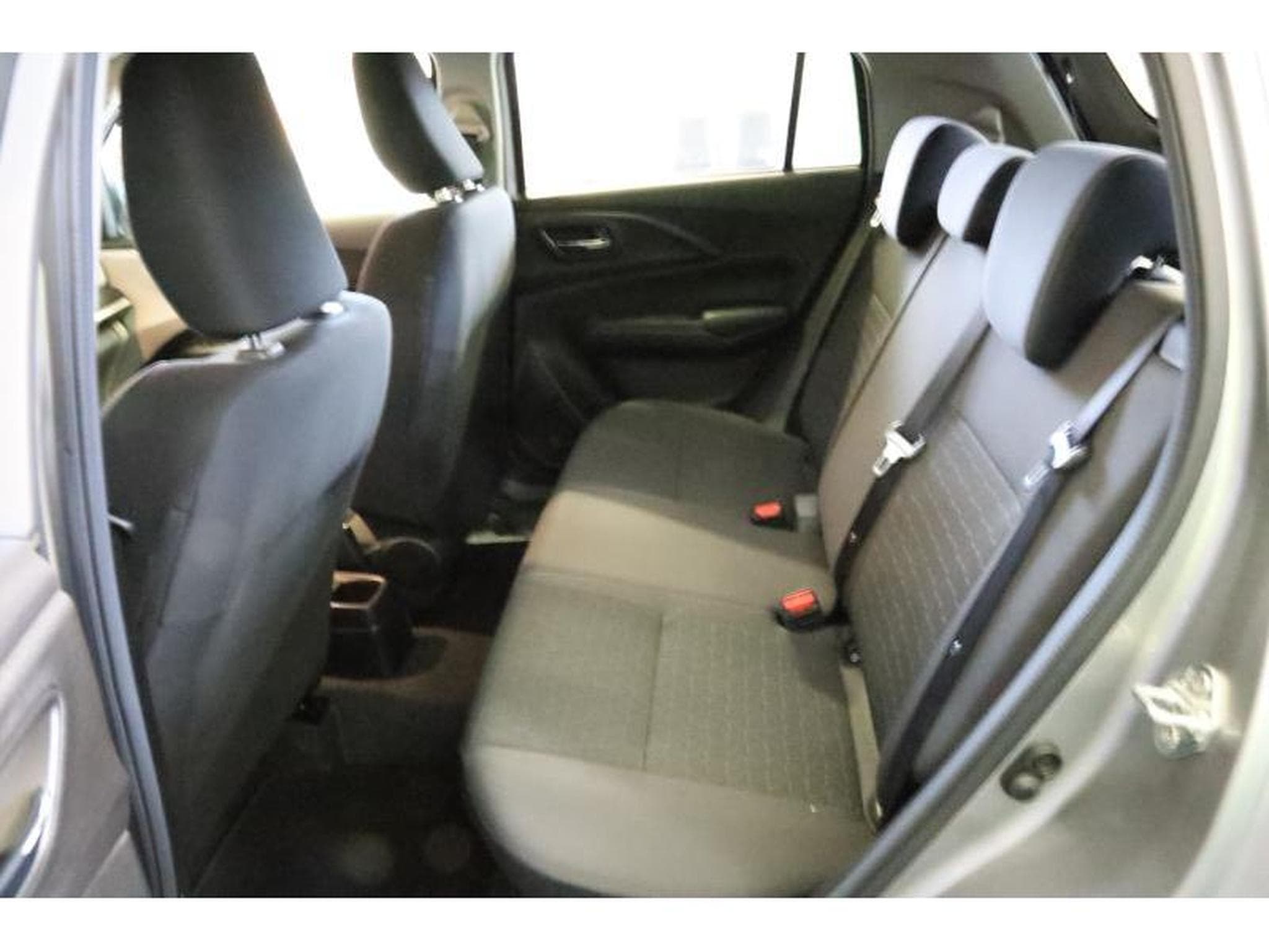 Suzuki Swift GL+ (2025) - Photo 12