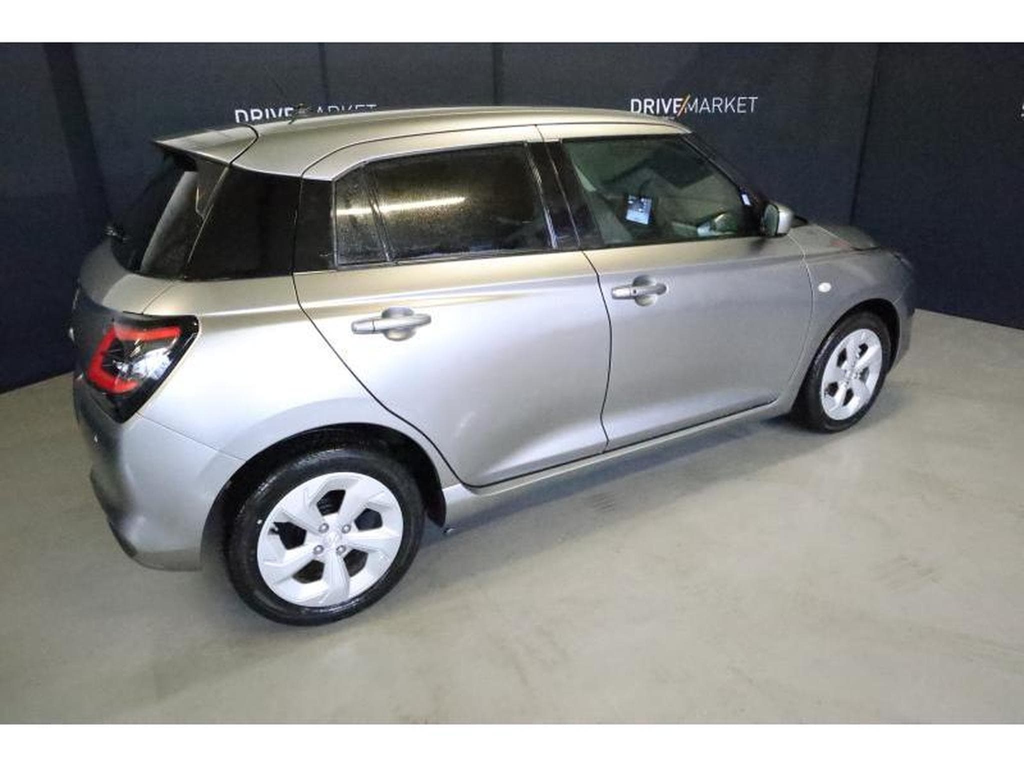 Suzuki Swift GL+ (2025) - Foto 18