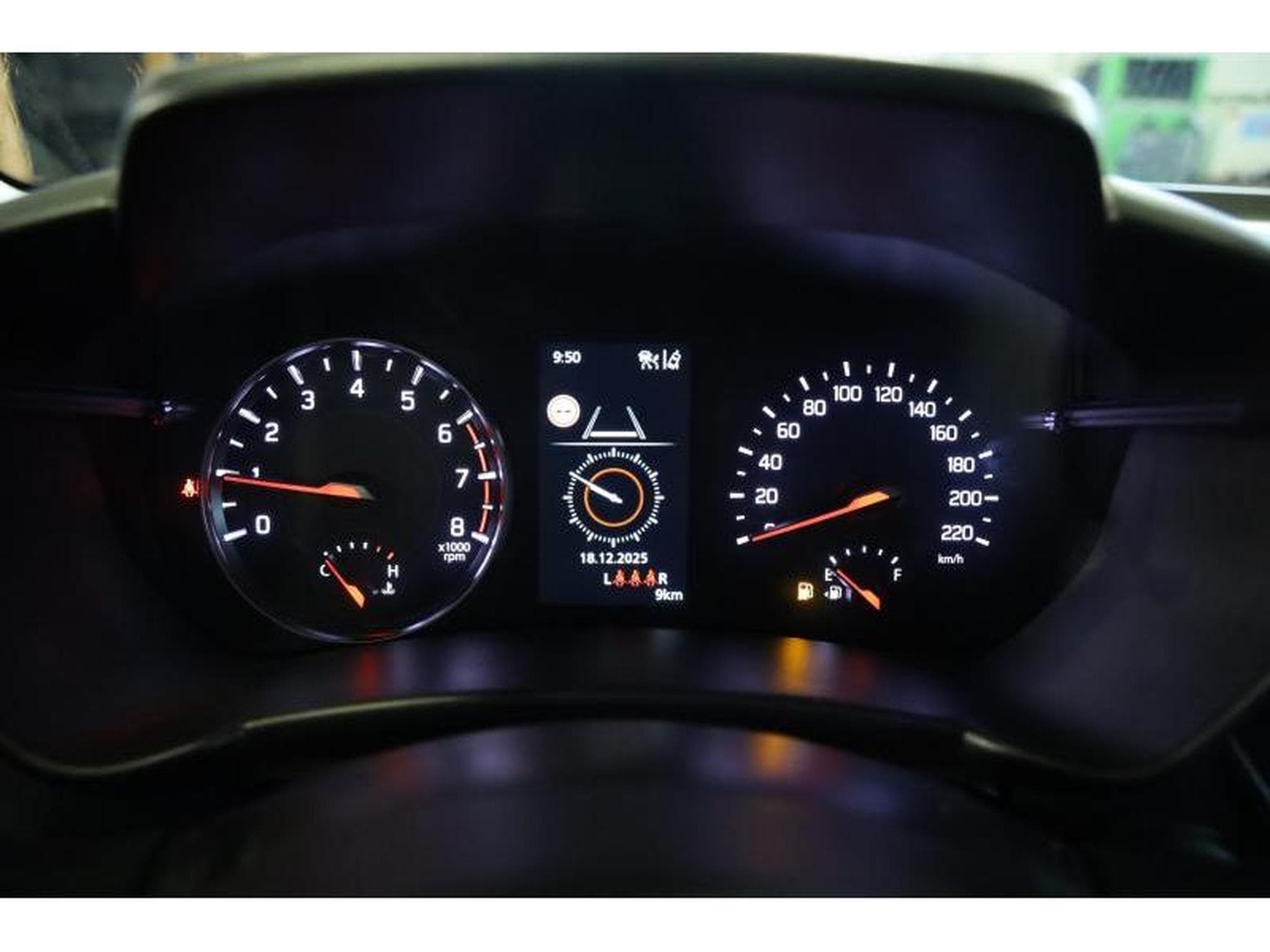 Suzuki Swift GL+ (2025) - Photo 4