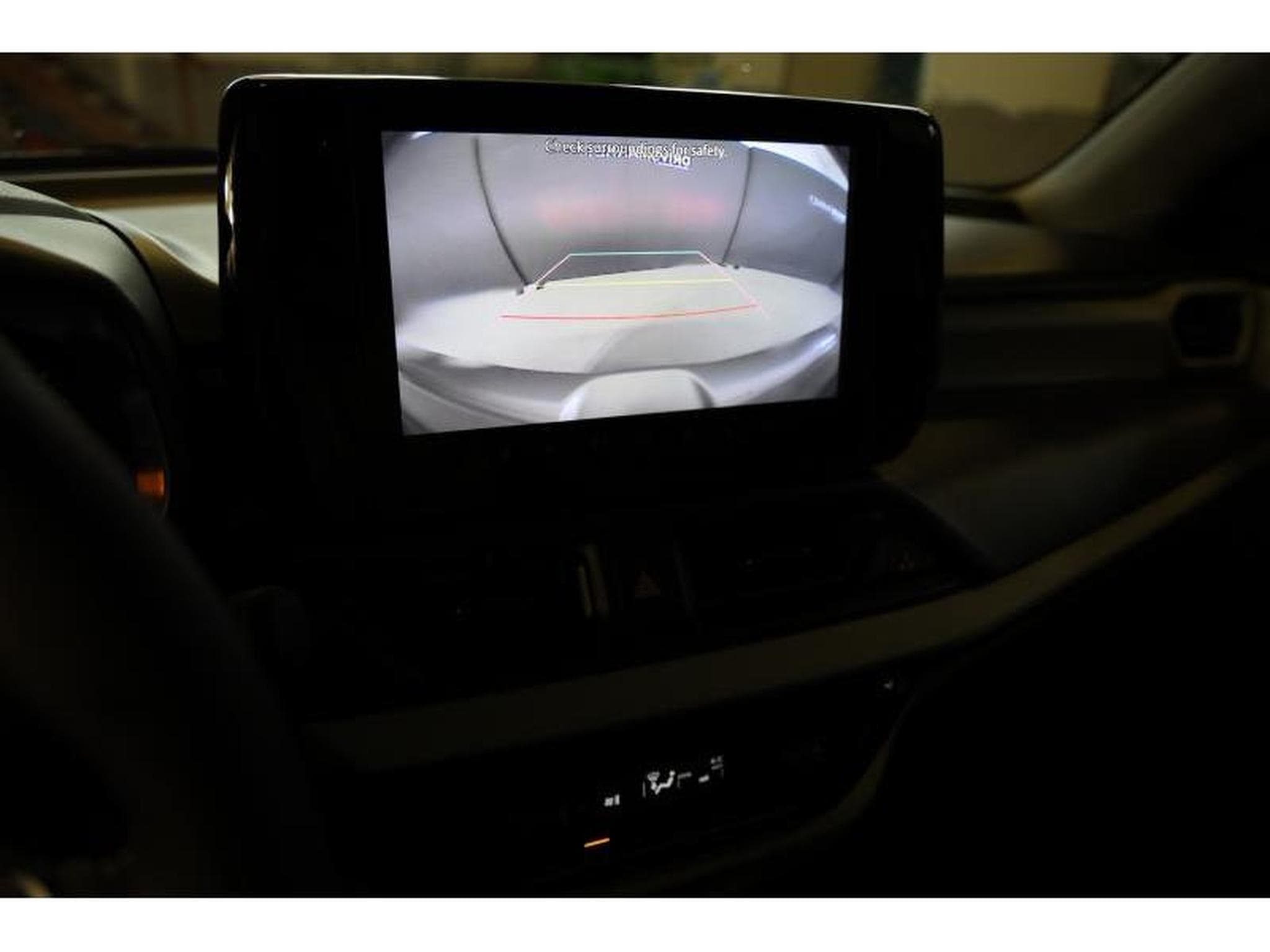 Suzuki Swift GL+ (2025) - Photo 6