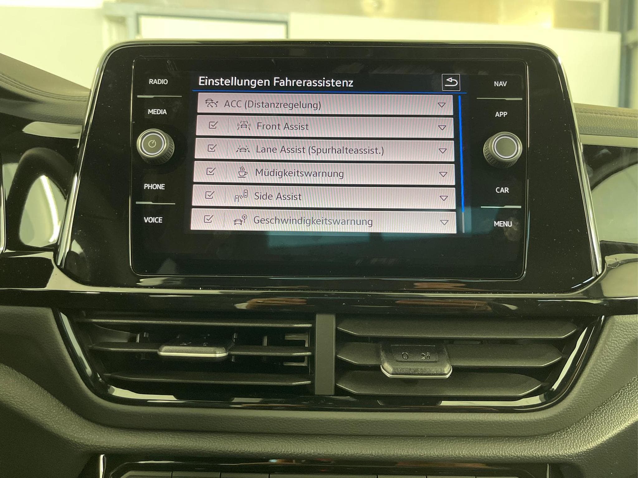 VW T-Roc R-Line (2026) - Foto 11