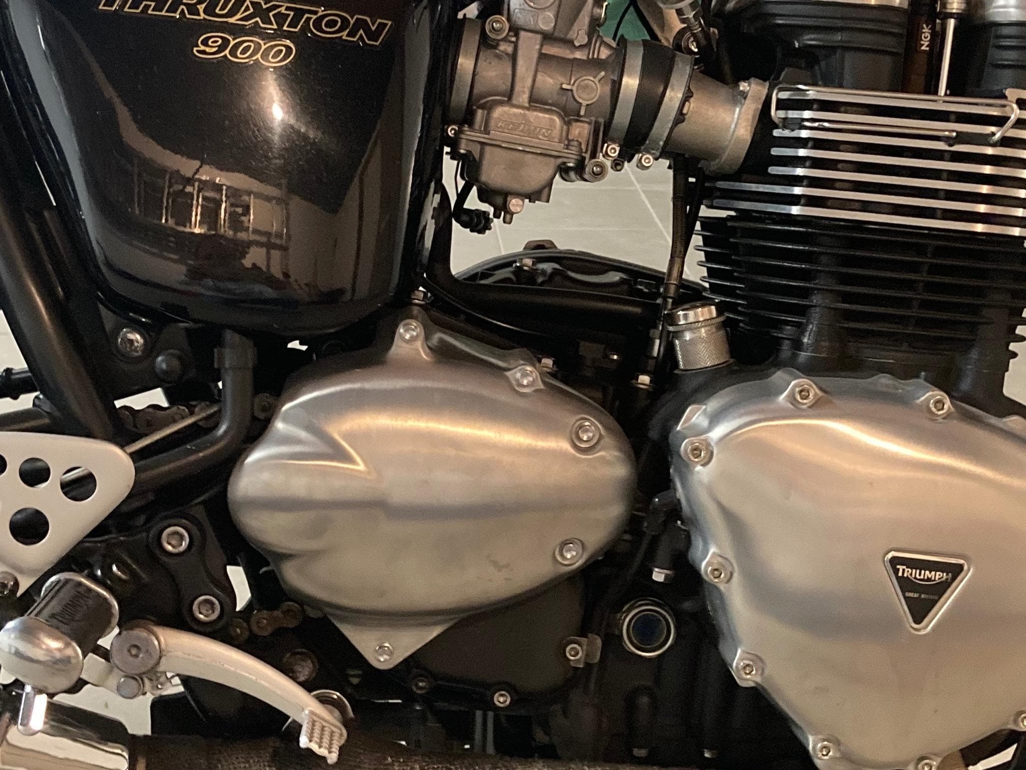 Triumph Thruxton 900 café racer (2013) - Photo 2