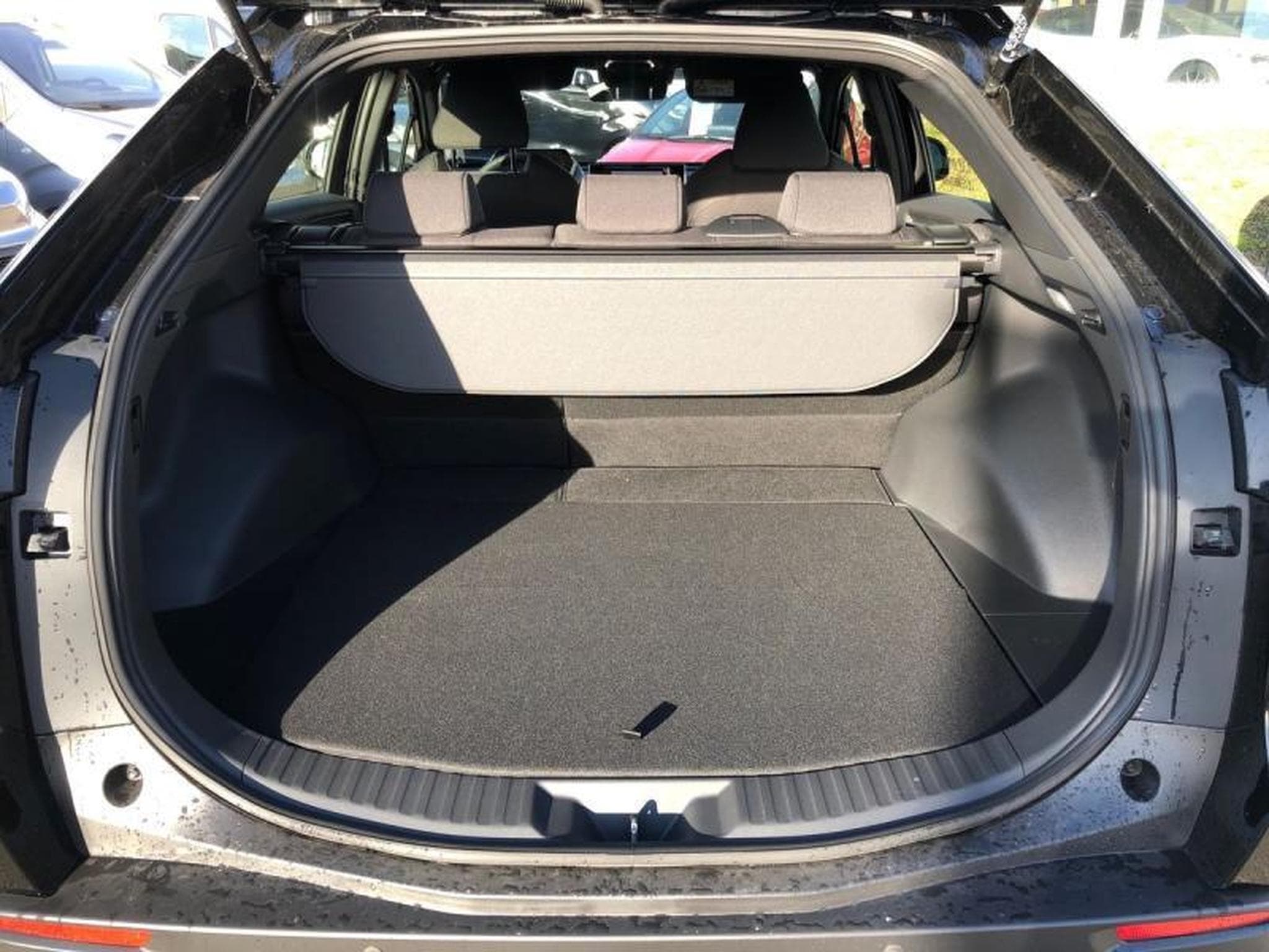 Toyota bZ4X 2WD Dynamic (2025) - Foto 12