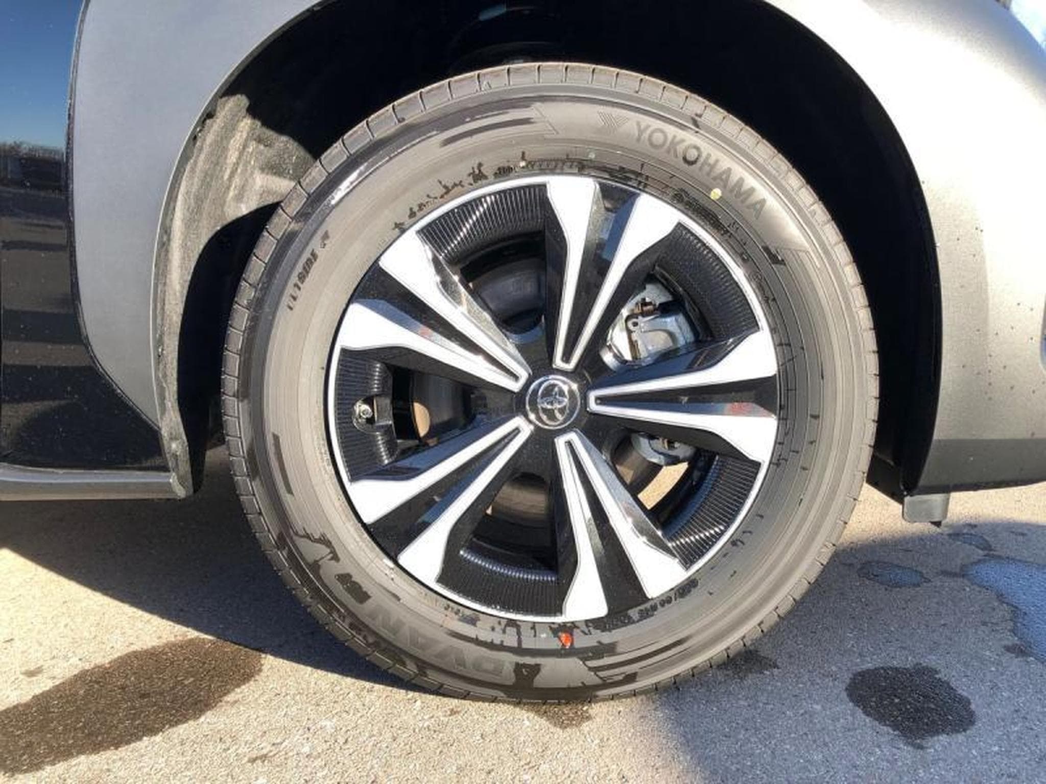 Toyota bZ4X 2WD Dynamic (2025) - Foto 6