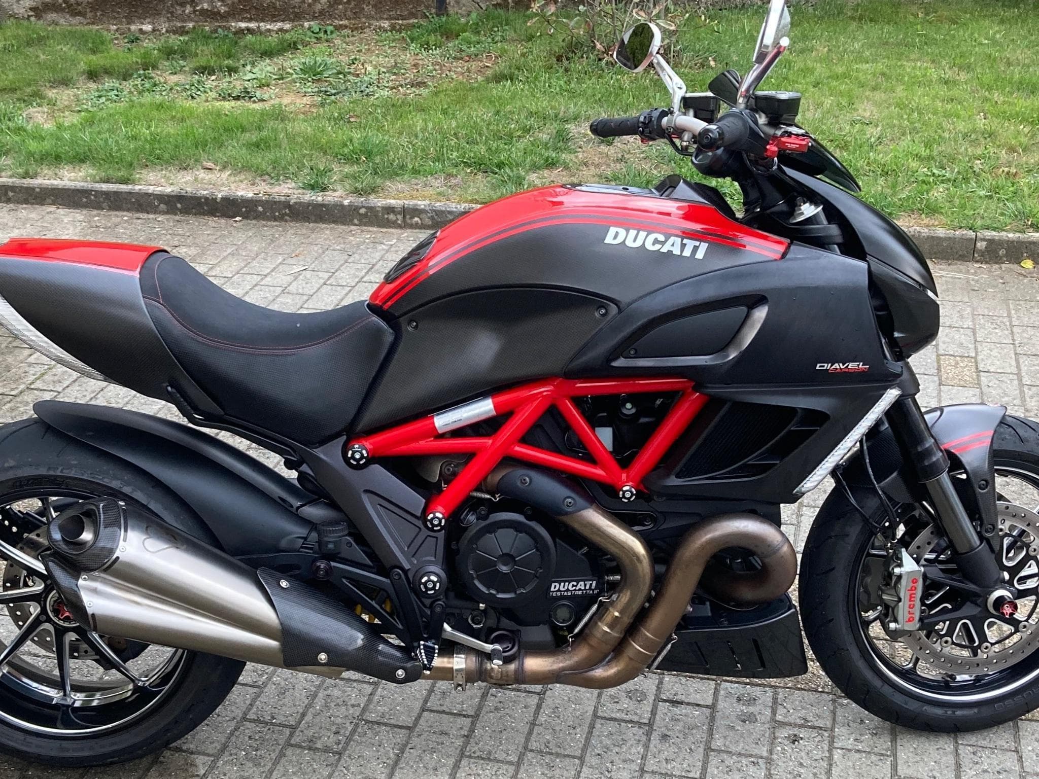 Ducati Diavel Red carbon (2011) - Foto 1