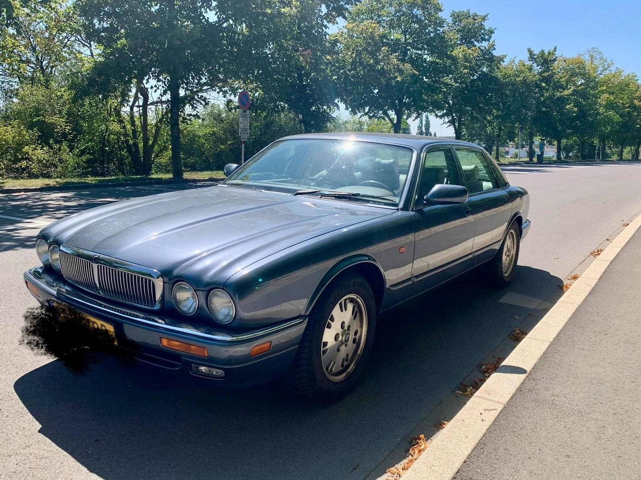 Jaguar XJ6 Sovereign (1995) - Photo 2