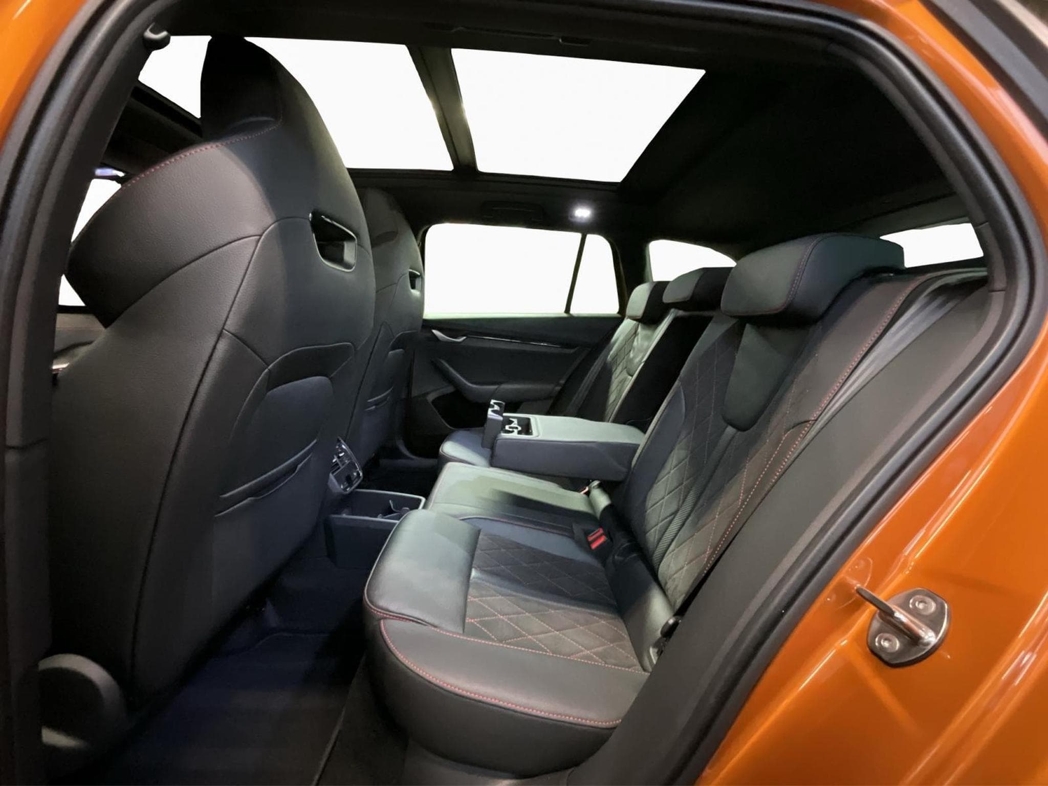 Skoda Octavia RS+DSG+LED+Sound+Head (2024) - Foto 16