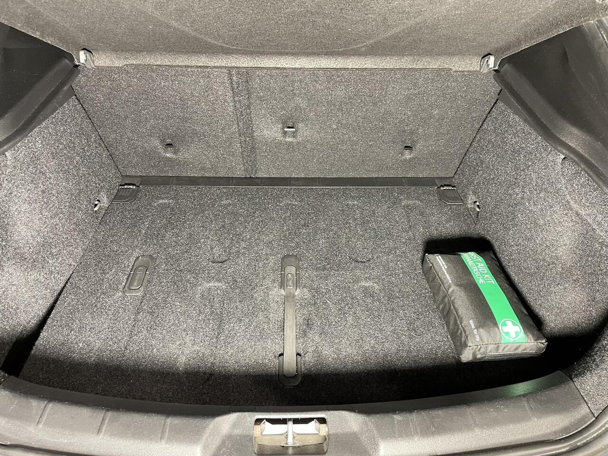 Volvo V40 D2 120 CV GEARTRONIC MOMENTUM GPS (2018) - Photo 10