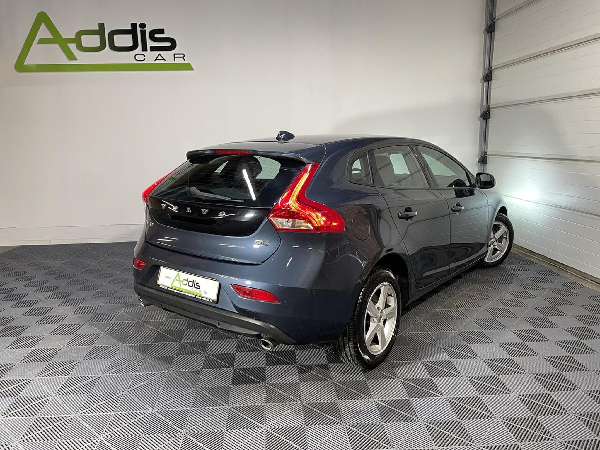 Volvo V40 D2 120 CV GEARTRONIC MOMENTUM GPS (2018) - Photo 2