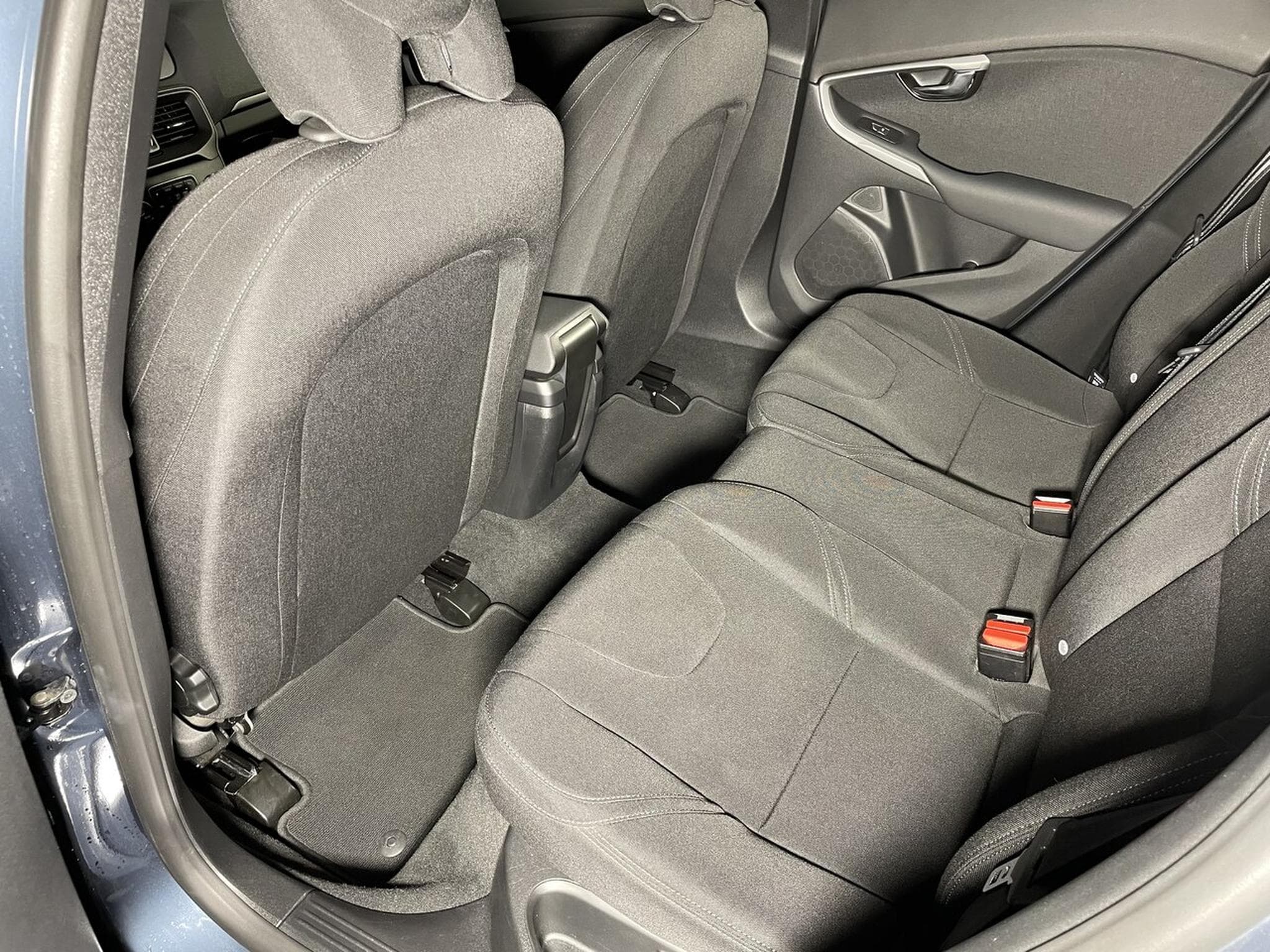 Volvo V40 D2 120 CV GEARTRONIC MOMENTUM GPS (2018) - Photo 8