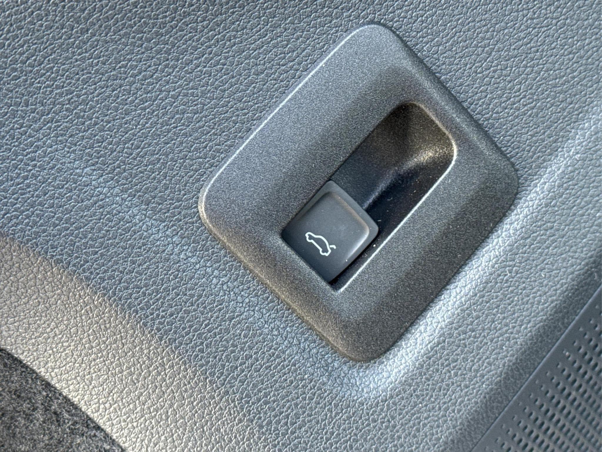 VW Tiguan R-Line Edition (2025) - Photo 20