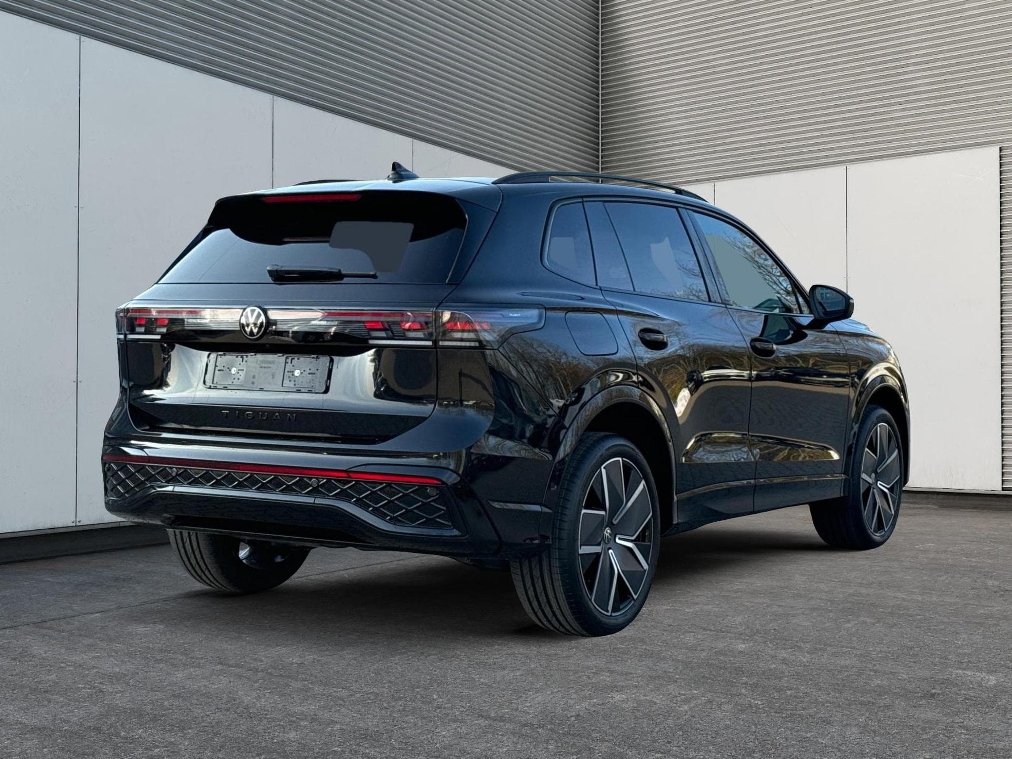 VW Tiguan R-Line Edition (2025) - Photo 3