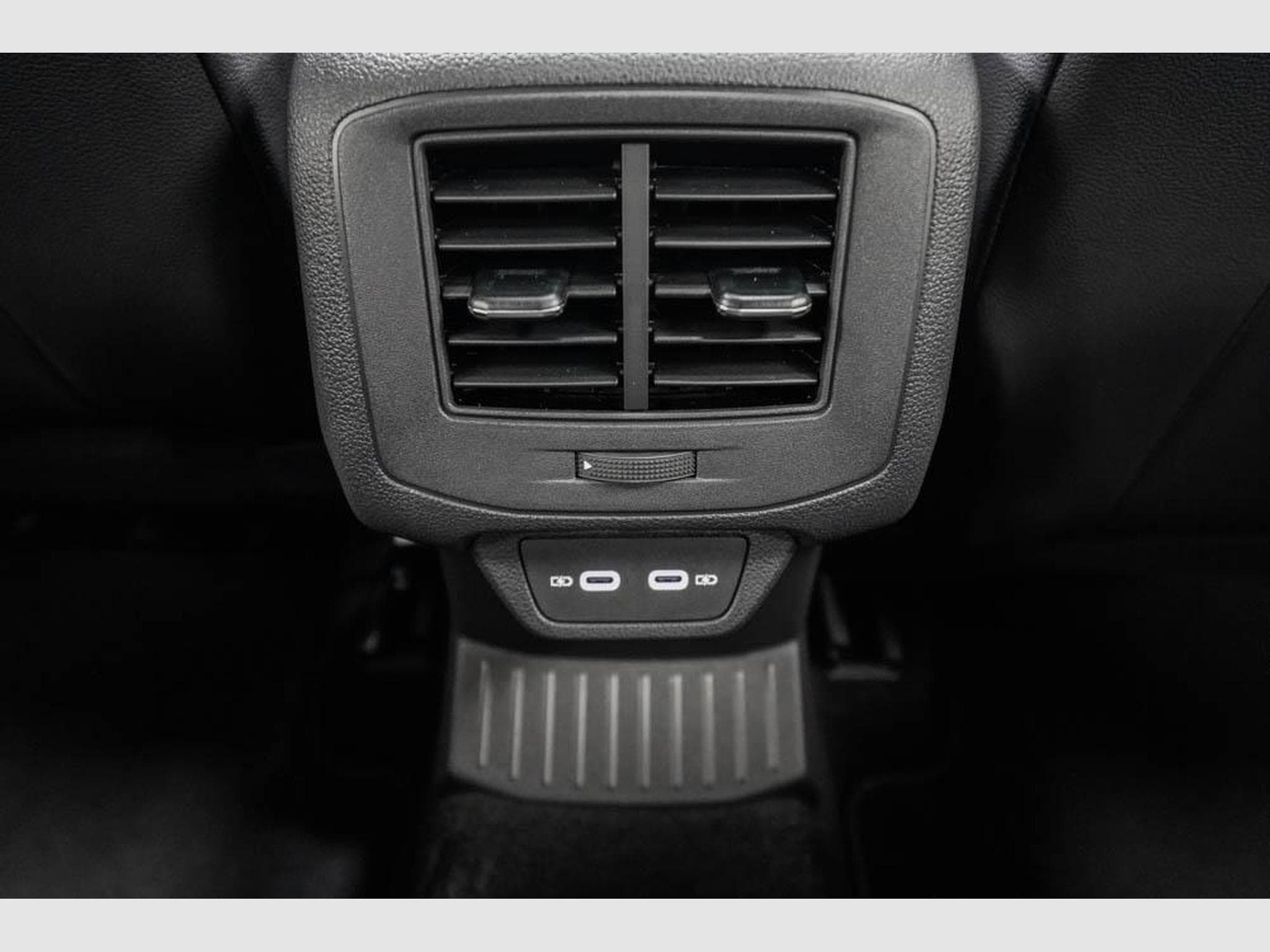 VW T-Roc 1,5 TSI DSG (2025) - Foto 16