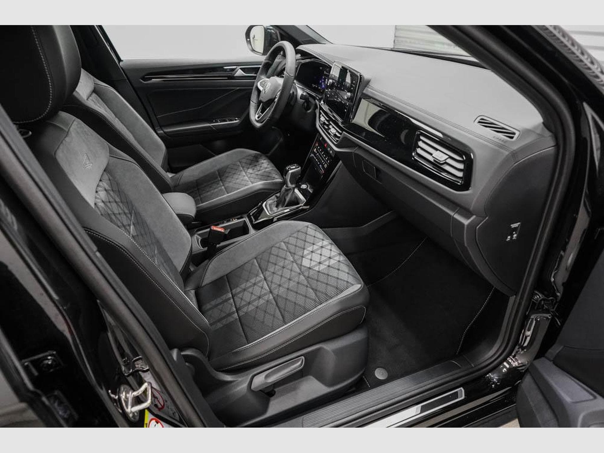 VW T-Roc 1,5 TSI DSG (2025) - Foto 19