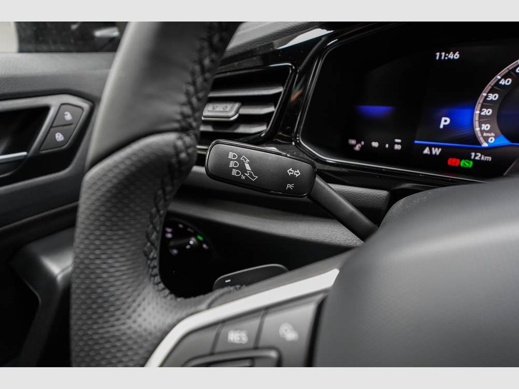 VW T-Roc 1,5 TSI DSG (2025) - Foto 10