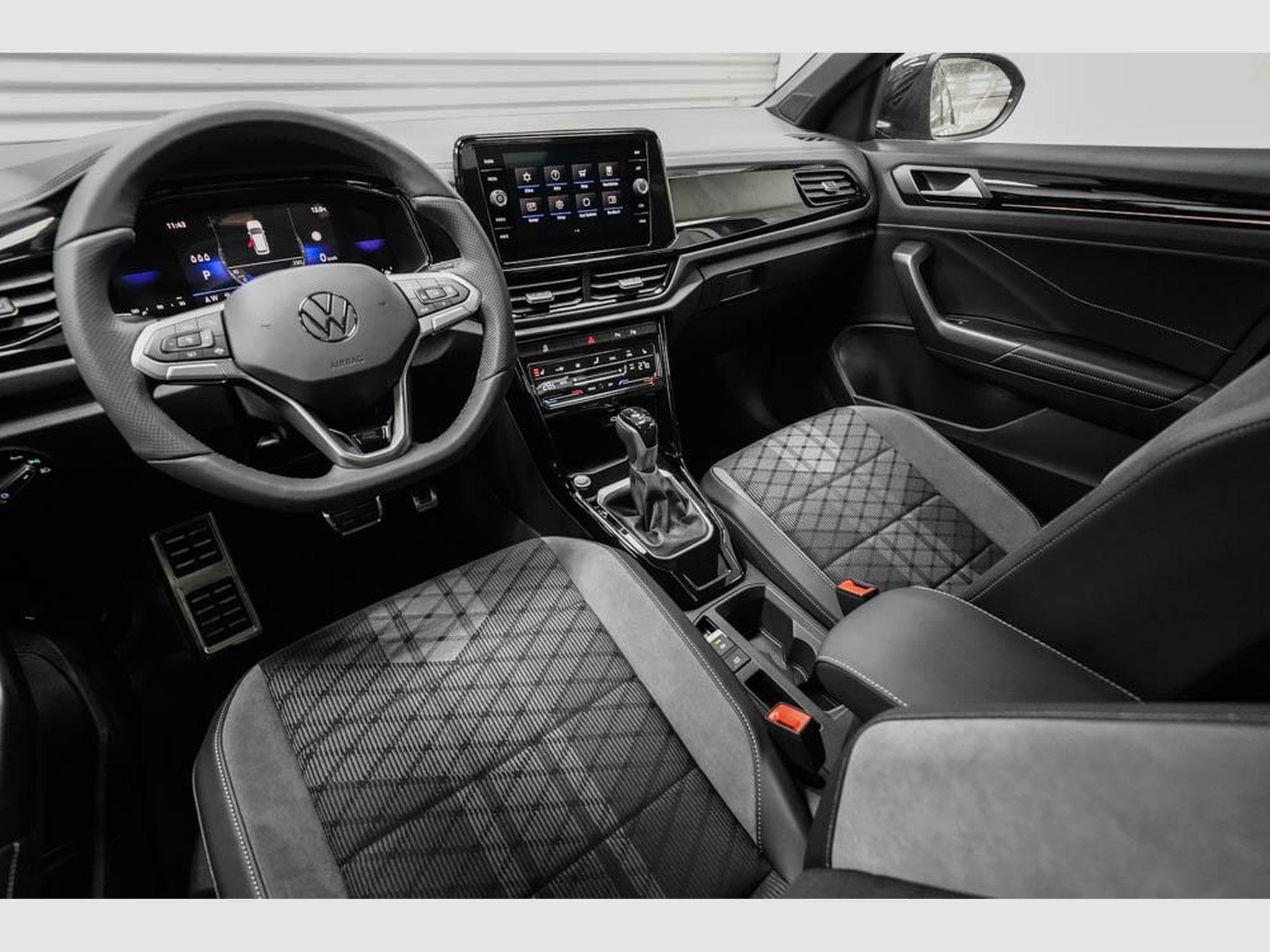 VW T-Roc 1,5 TSI DSG (2025) - Foto 6