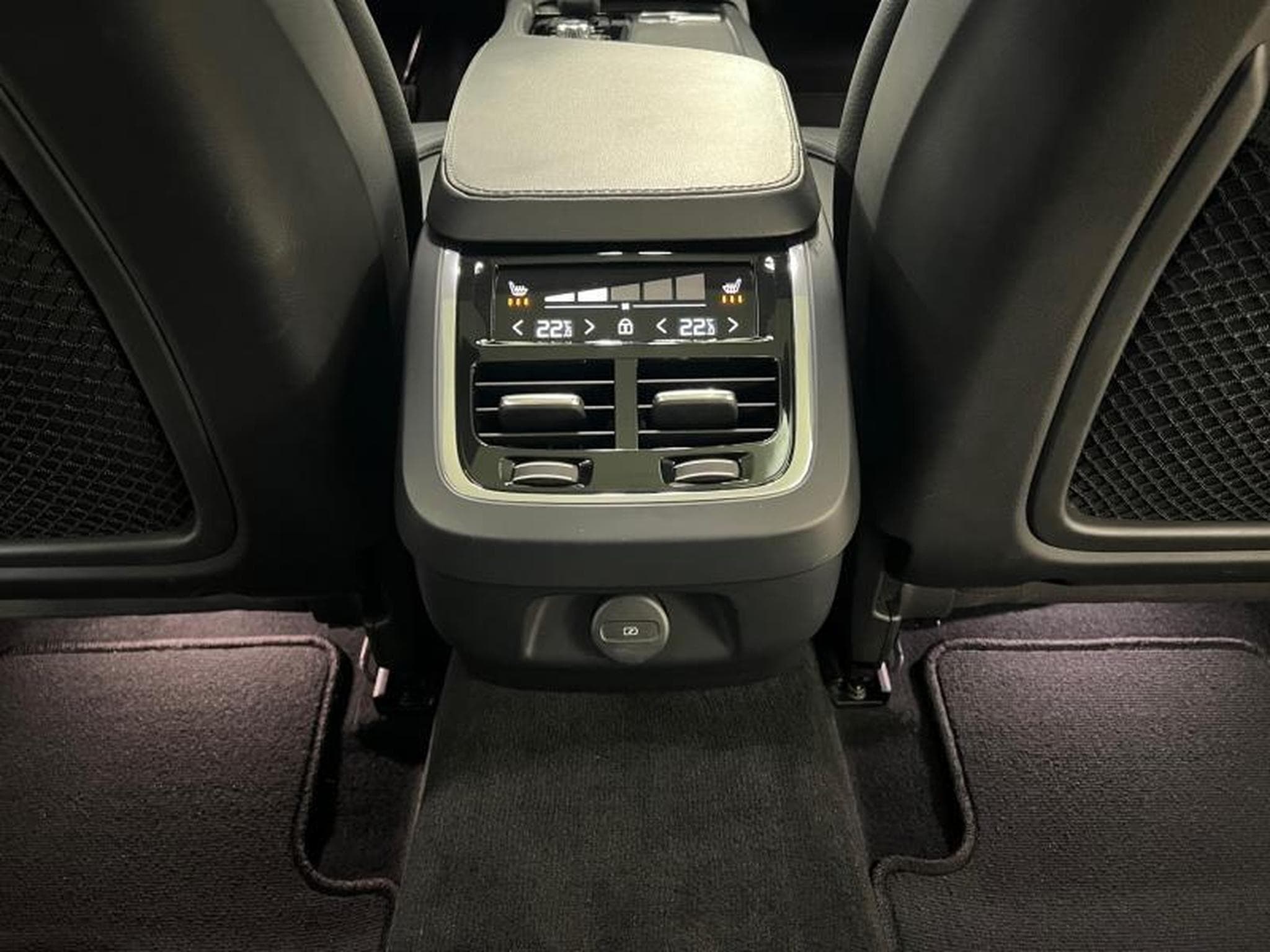 Volvo V90 Ultimate (2023) - Foto 17