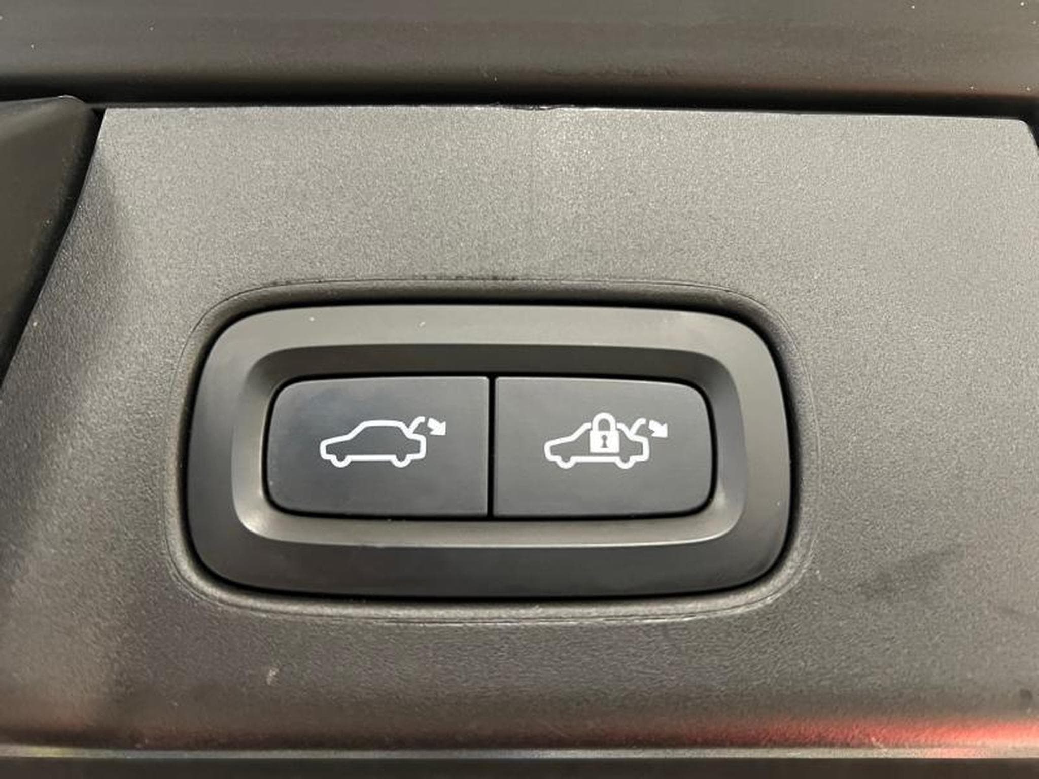 Volvo V90 Ultimate (2023) - Foto 24