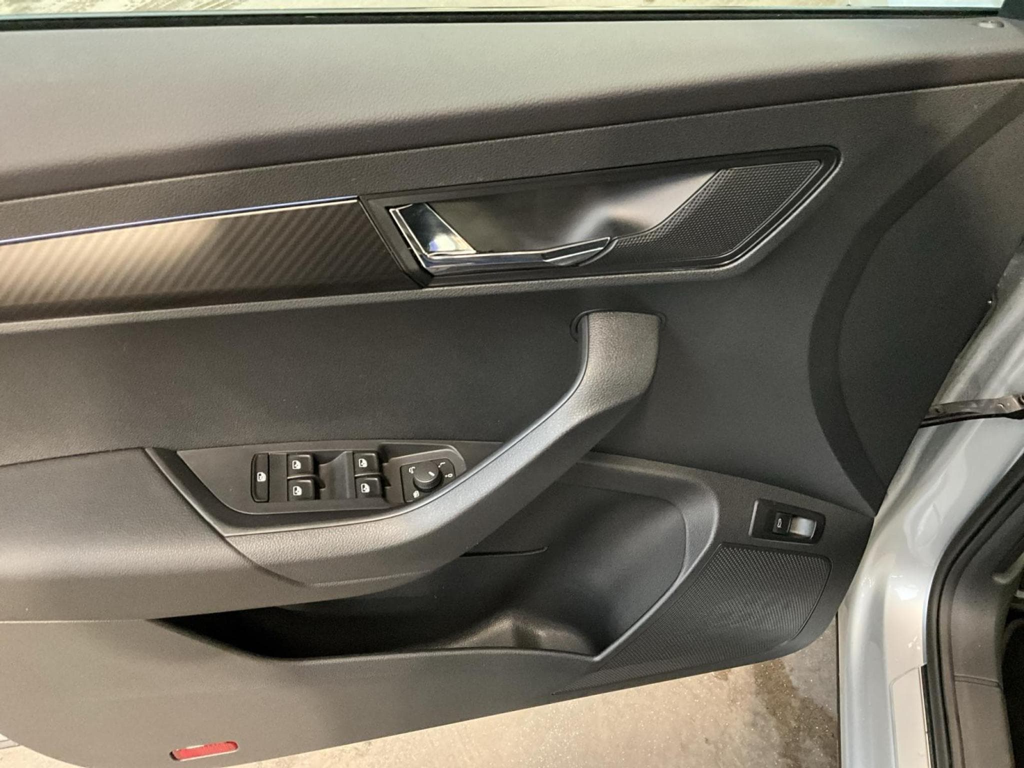 Skoda Karoq Sportline+DSG+Navi+LED (2025) - Foto 14