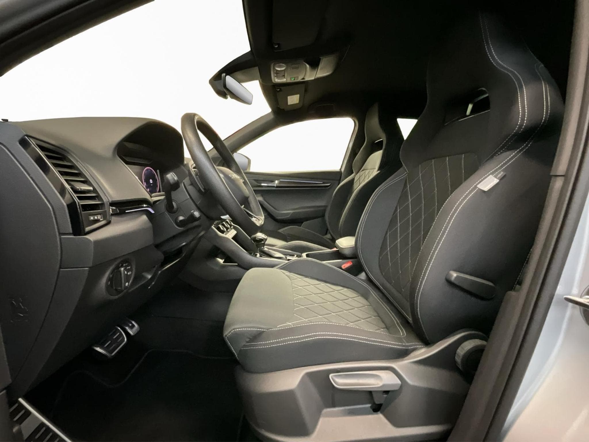 Skoda Karoq Sportline+DSG+Navi+LED (2025) - Foto 9