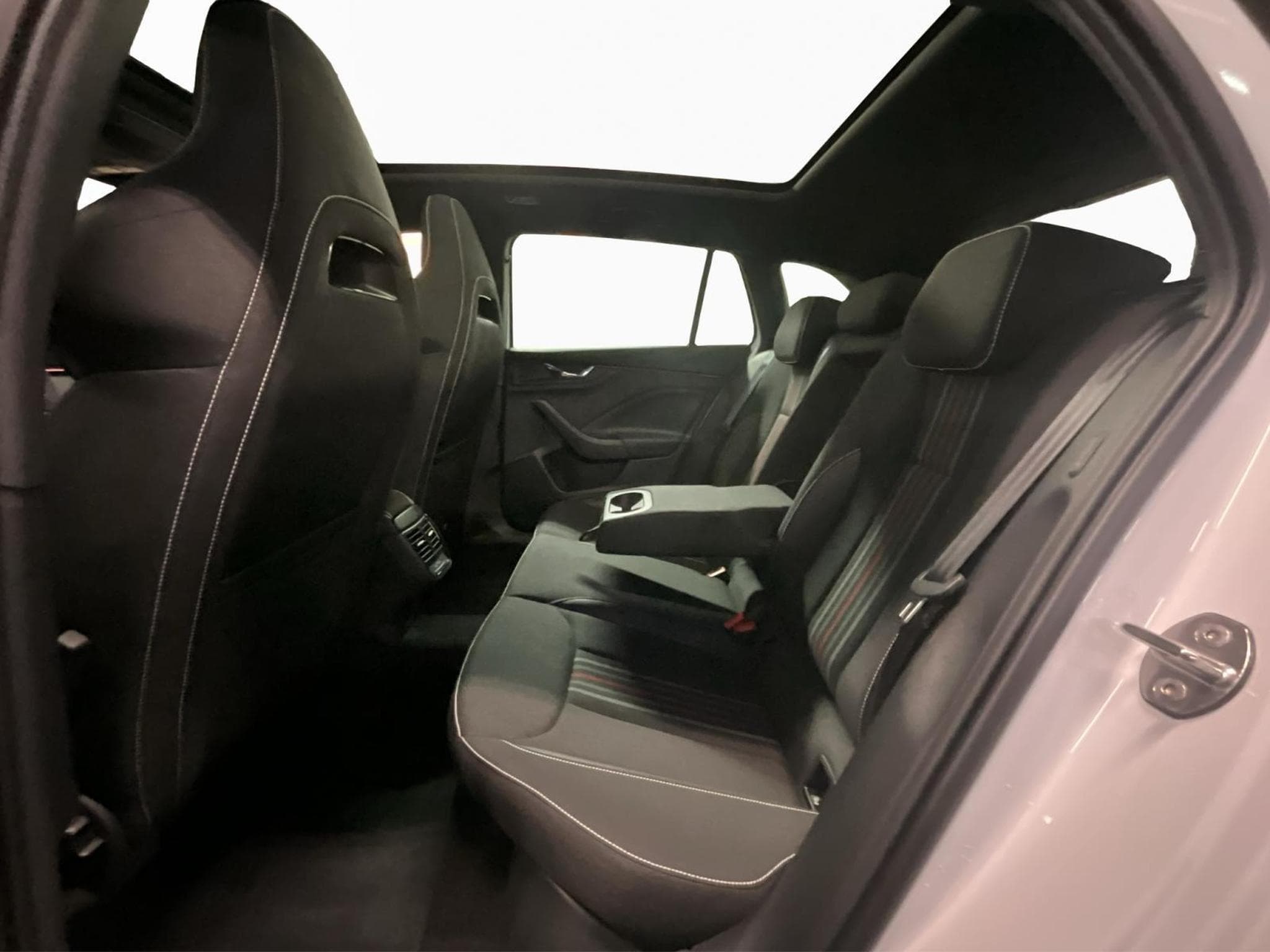 Skoda Scala Monte-Carlo+DSG+LED+Navi (2025) - Foto 16