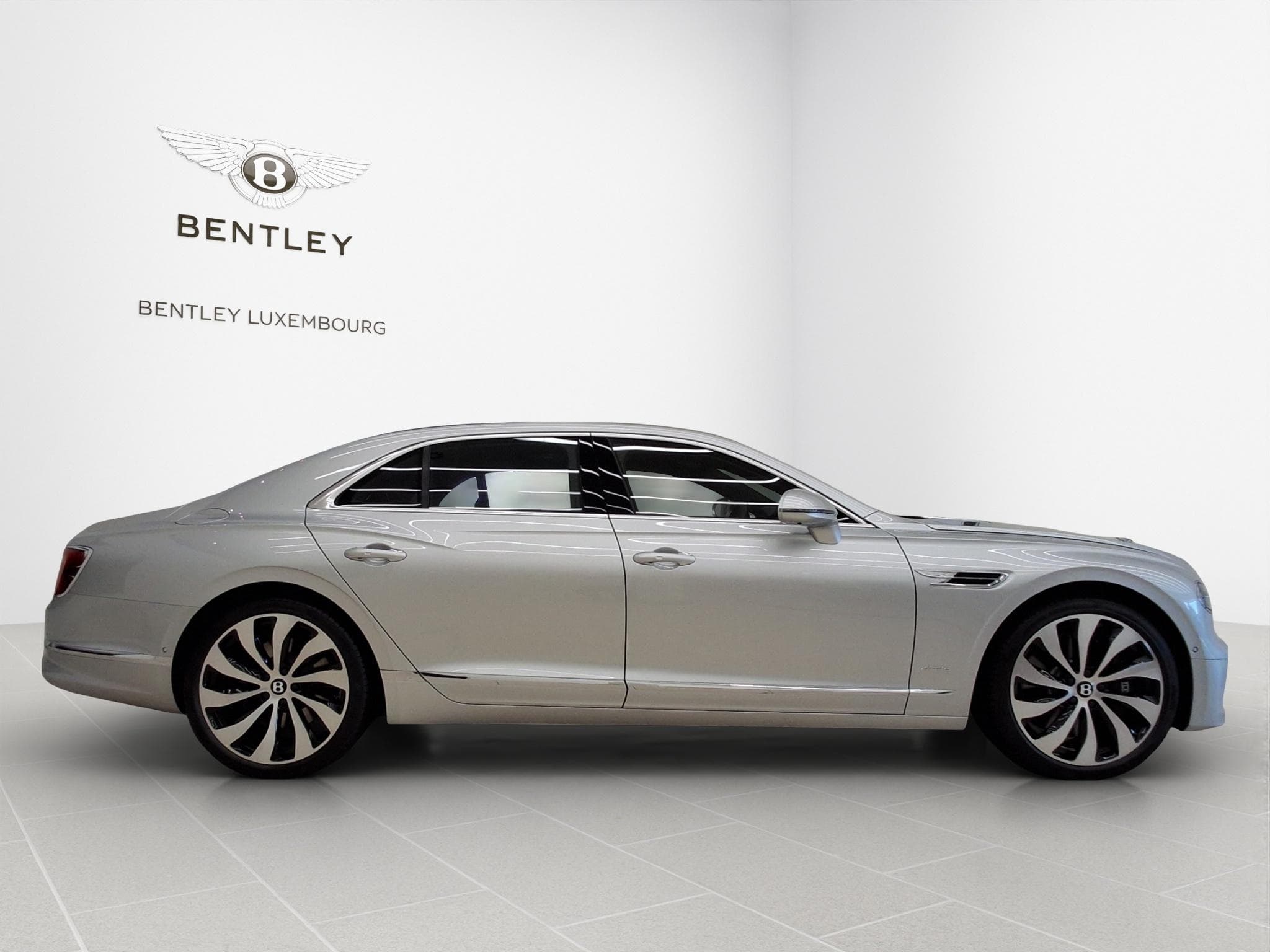Bentley Flying Spur Azure V8 (2025) - Foto 5