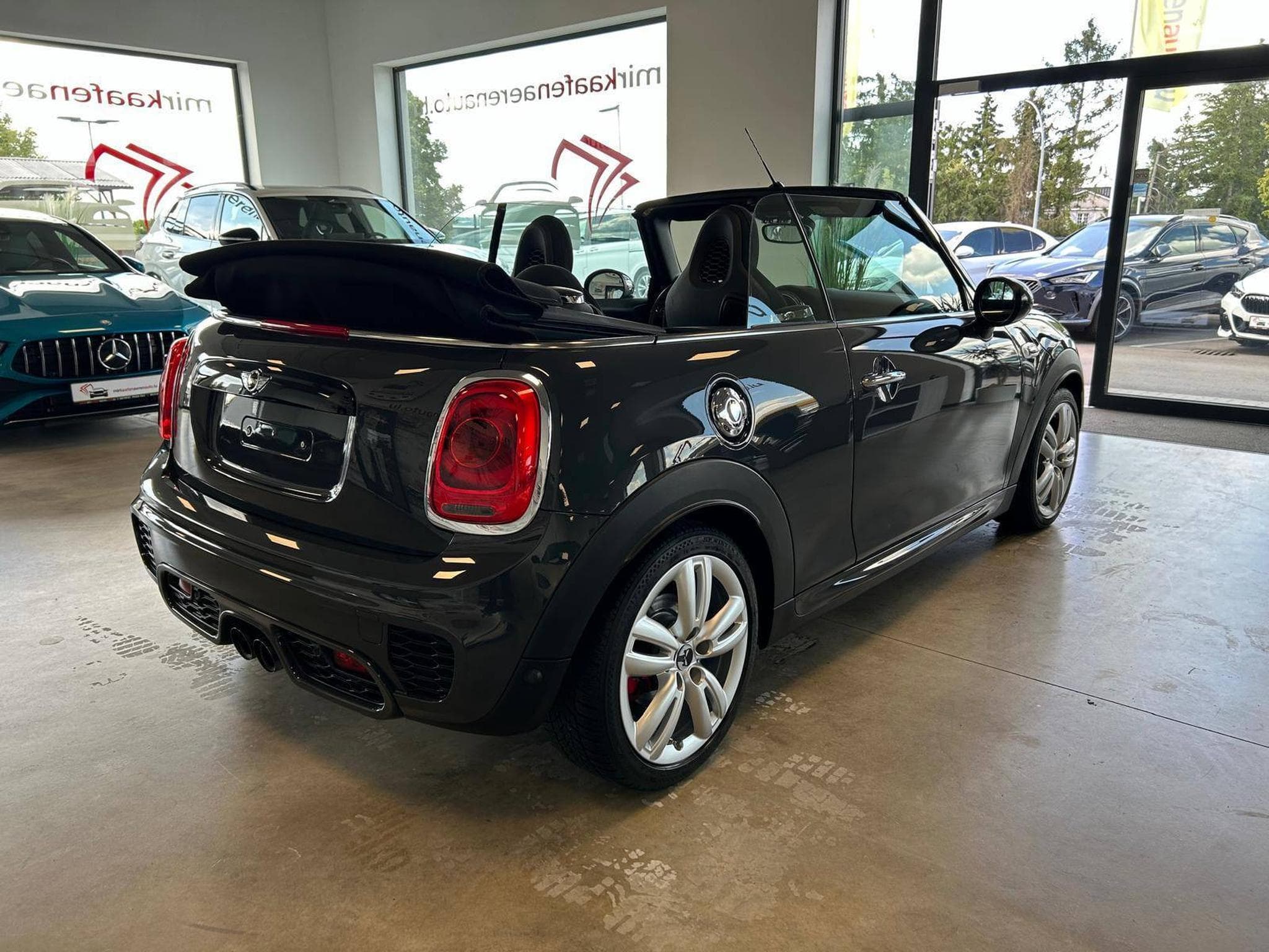 Mini Cabrio Cooper John Cooper Works (2017) - Foto 3