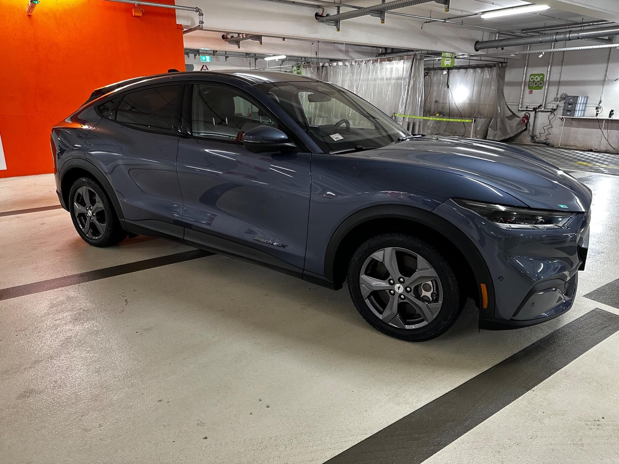 Ford Mustang Mach-E First Edition, 99 kWh, B&O, cuir, 360 (2021) - Photo 2