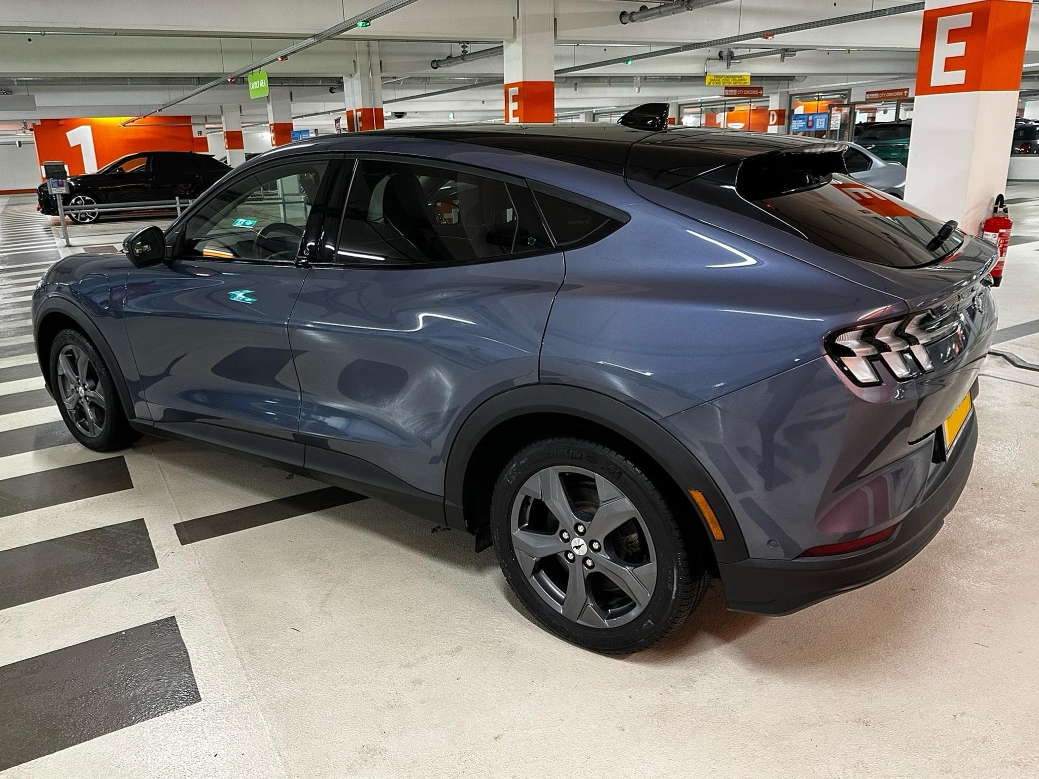 Ford Mustang Mach-E First Edition, 99 kWh, B&O, cuir, 360 (2021) - Photo 6