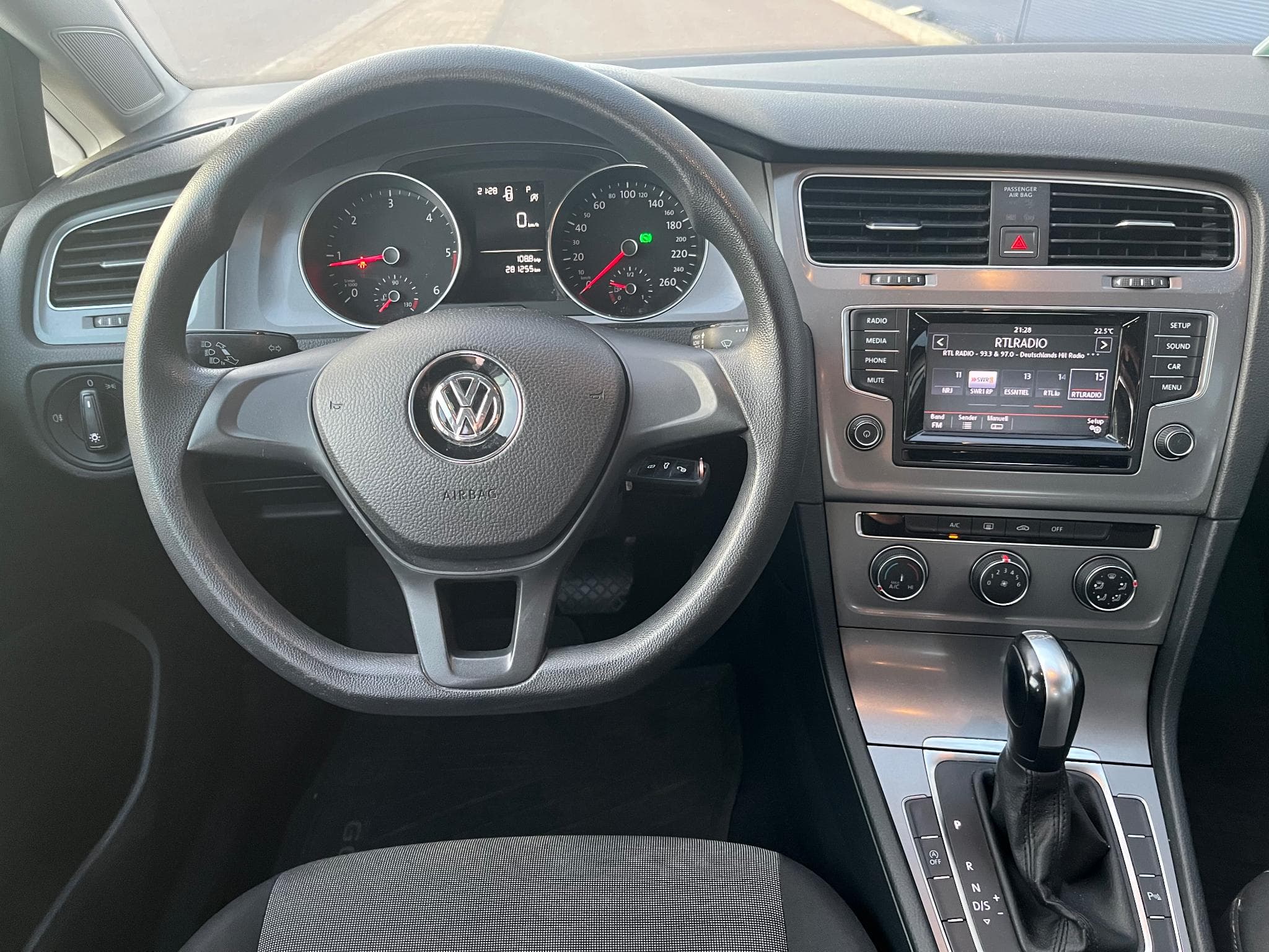 VW Golf 1.6 Tdi Dsg (2014) - Photo 8