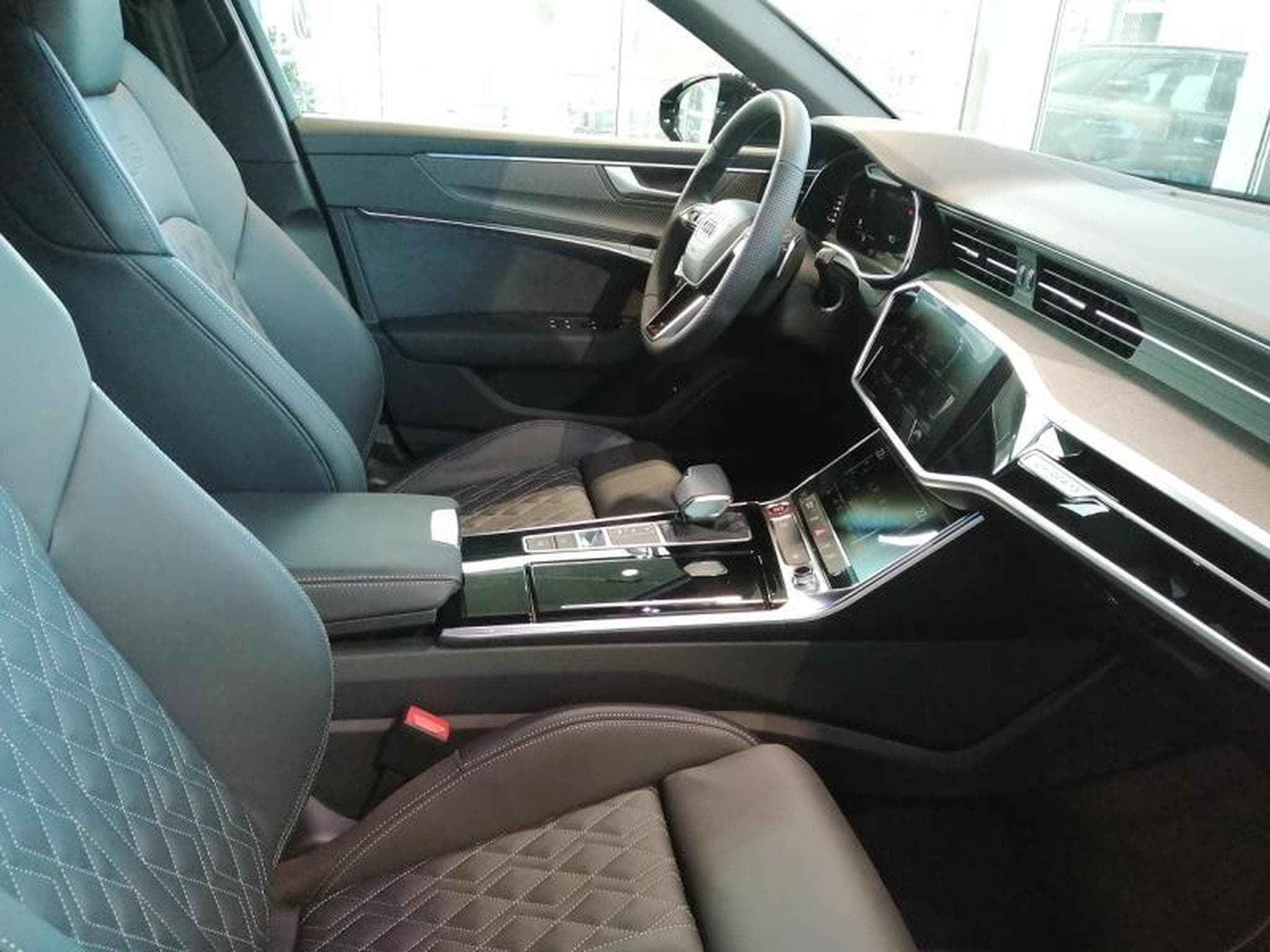 Audi S6 Avant TDI quattro tiptronic (2024) - Photo 10